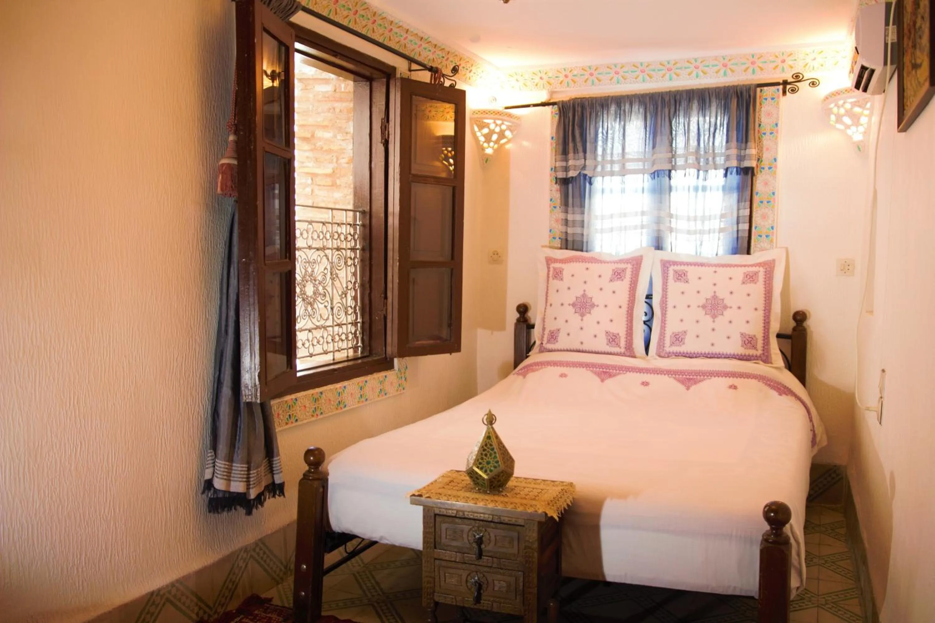 Bed in Riad Lalla Fatima