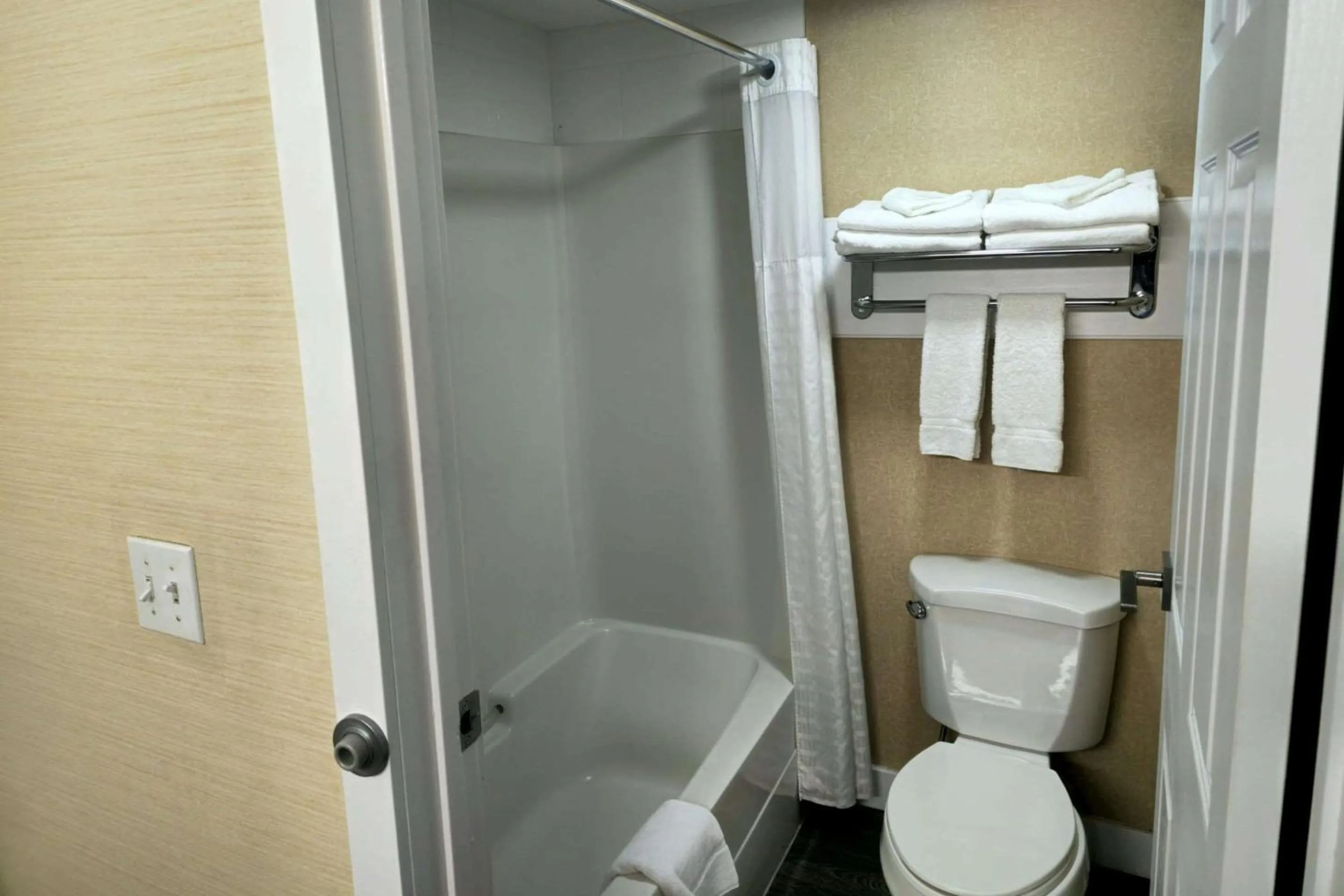 Bedroom in Rodeway Inn & Suites