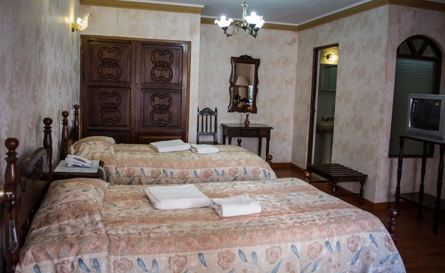 Staff, Bed in Hostal Sucre