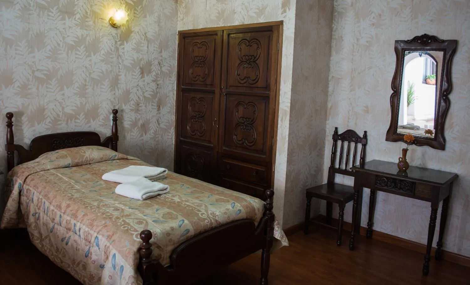 Staff, Bed in Hostal Sucre