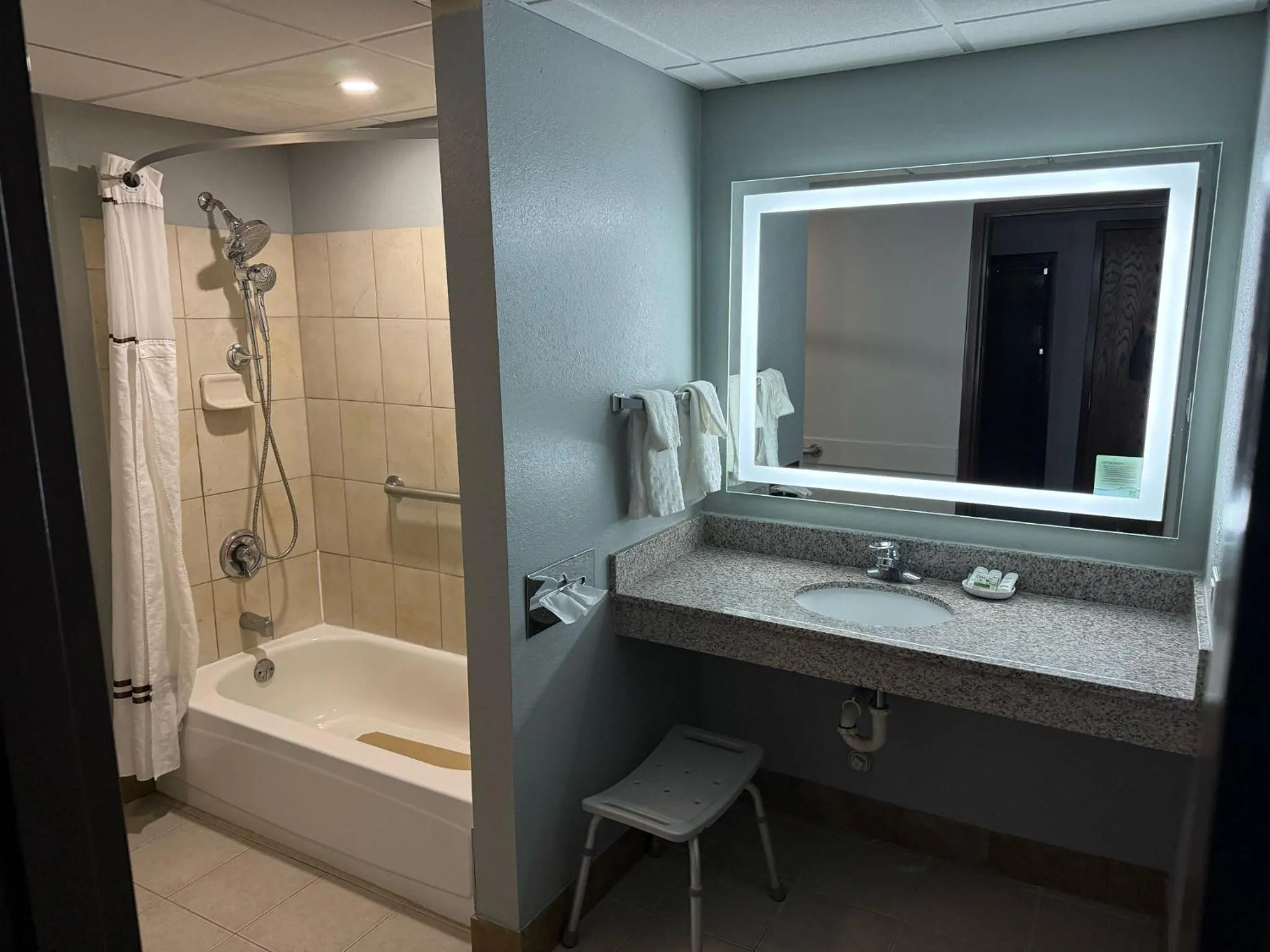 AmericInn by Wyndham Woodstock IL