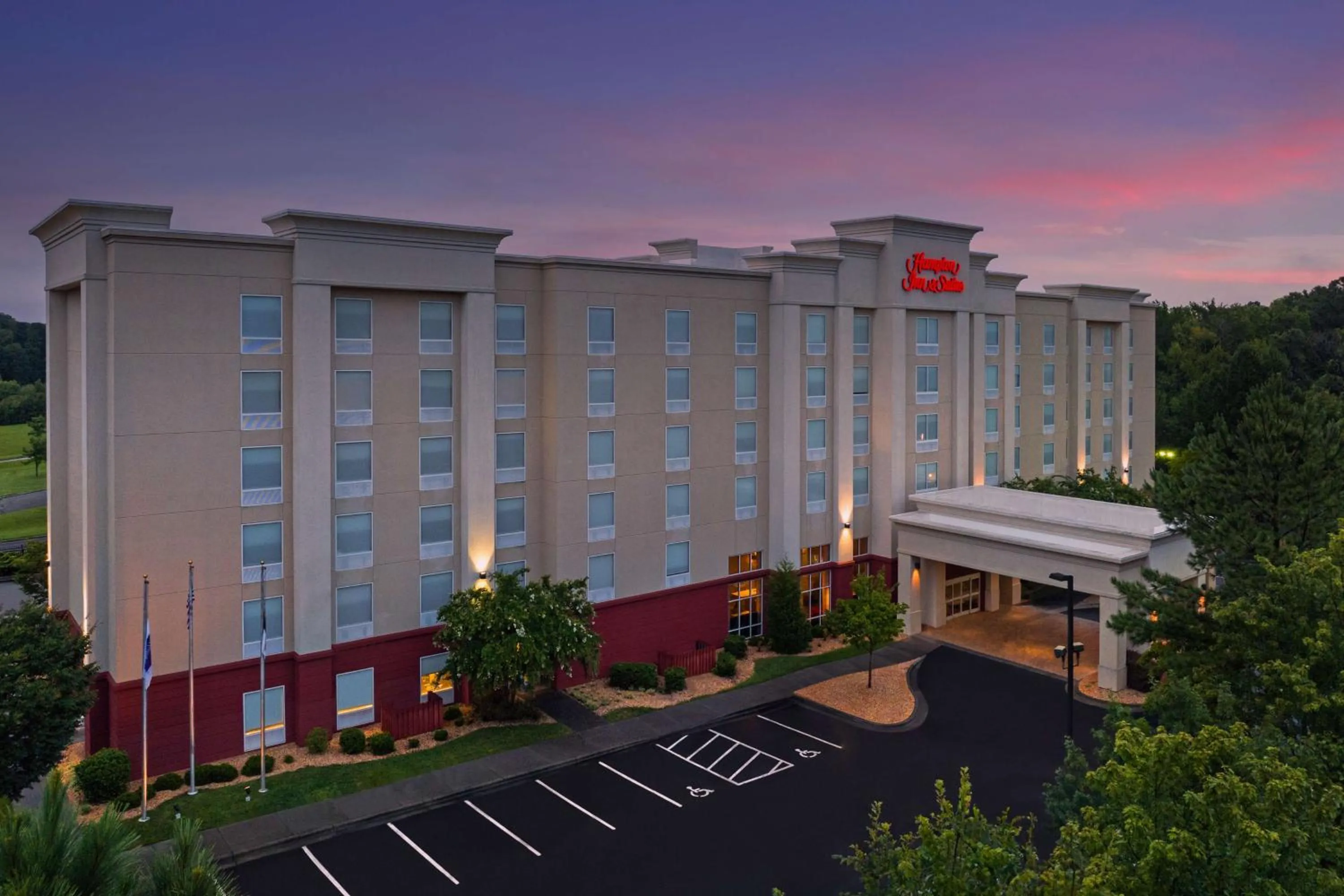 Property building in Hampton Inn & Suites Durham North I-85