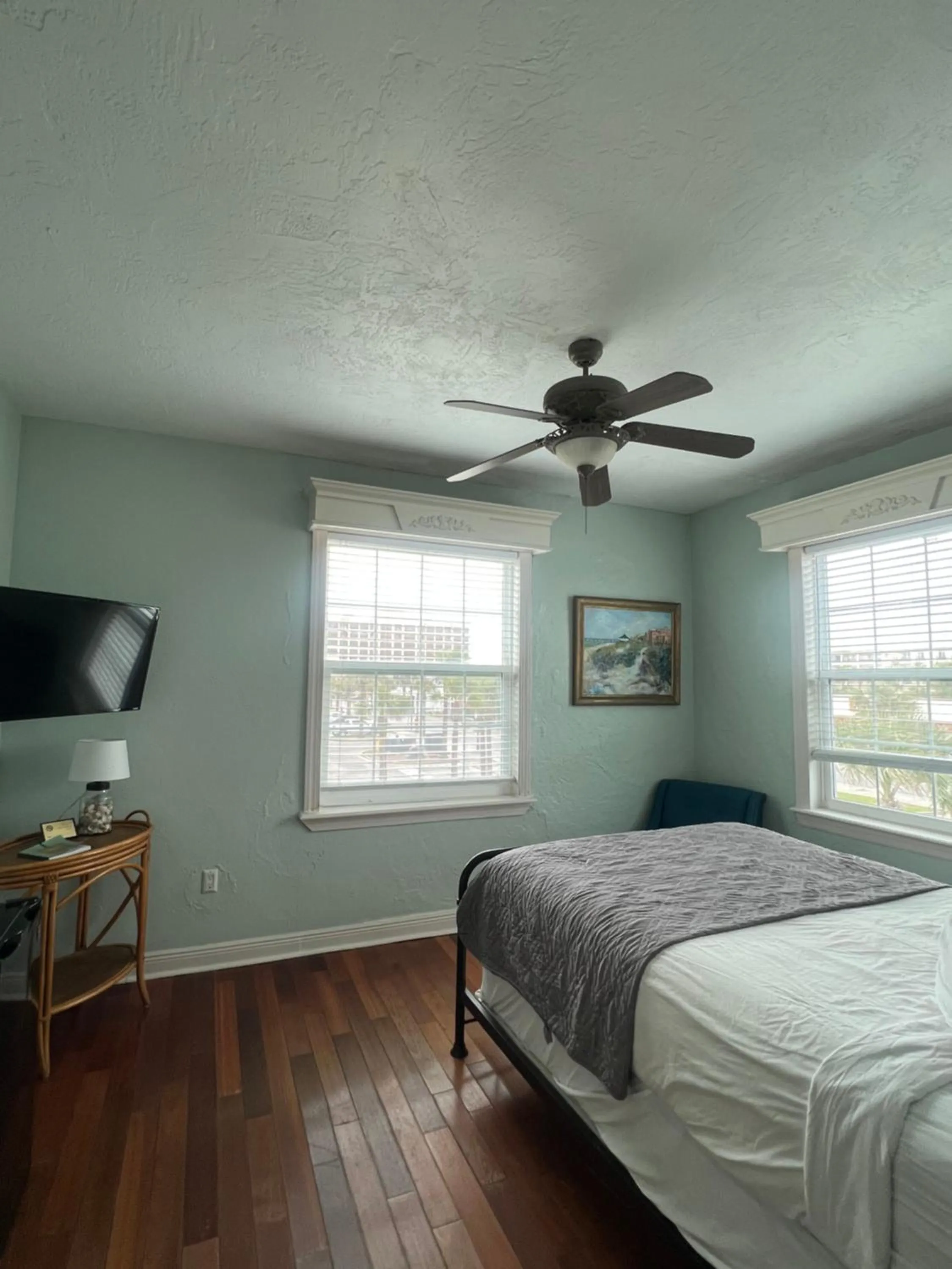 Bedroom, Bed in Casa Marina Hotel & Restaurant - Jacksonville Beach