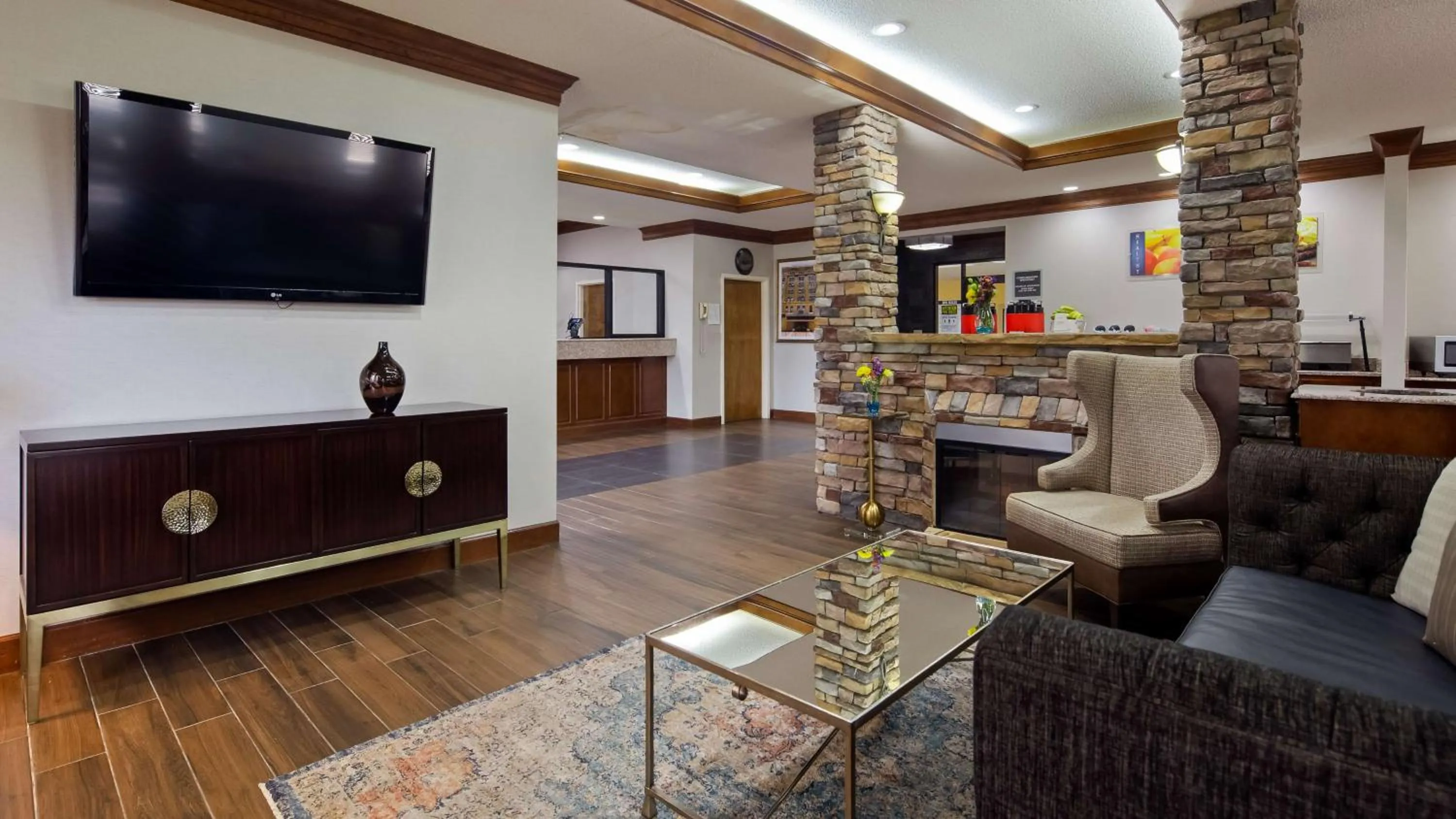 Lobby or reception in Best Western Inn & Suites