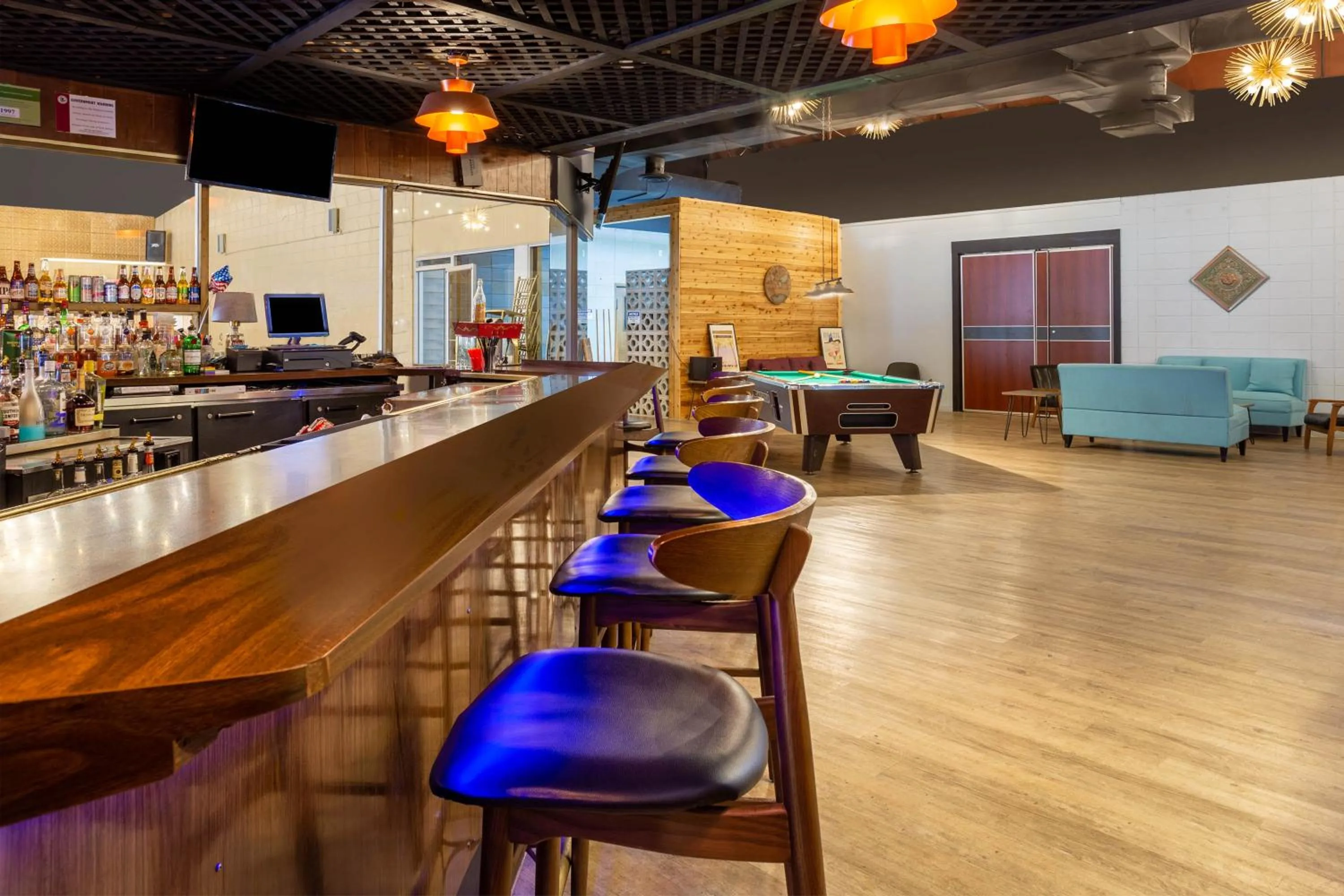 Lounge or bar in Starved Rock Motor Inn