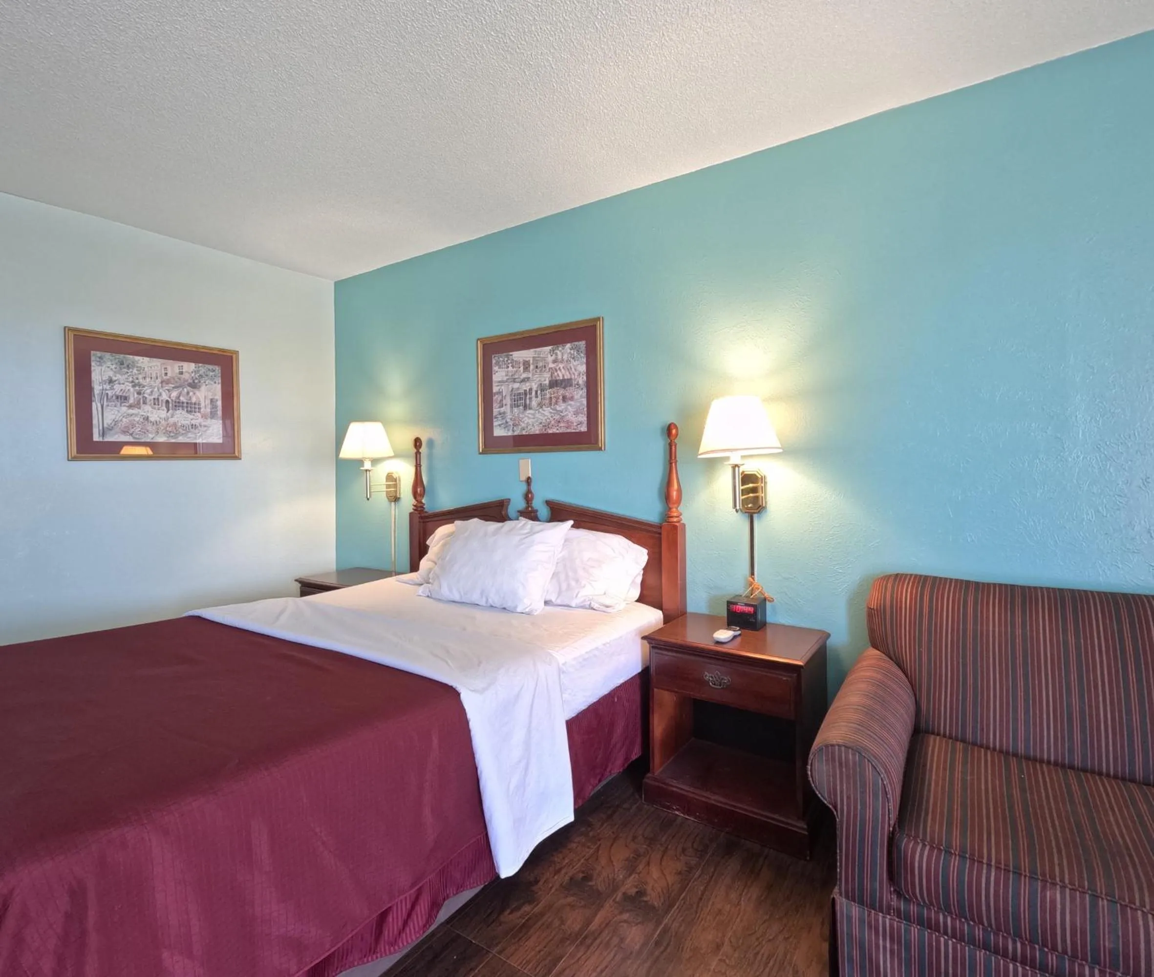 Bed in Americas Best Value Inn & Suites Vega