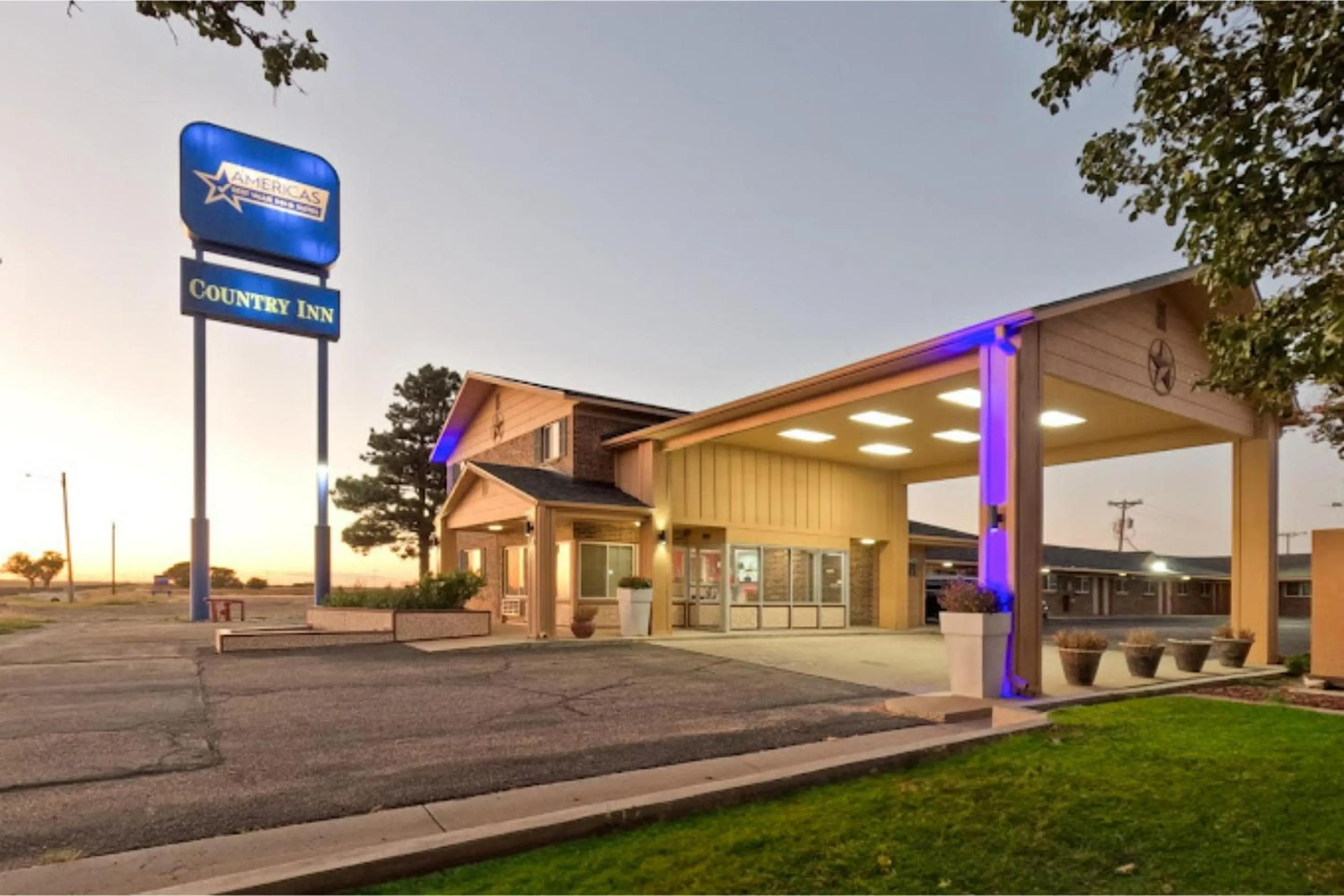 Facade/entrance in Capital O Route 66 Country Inn Vega Tx
