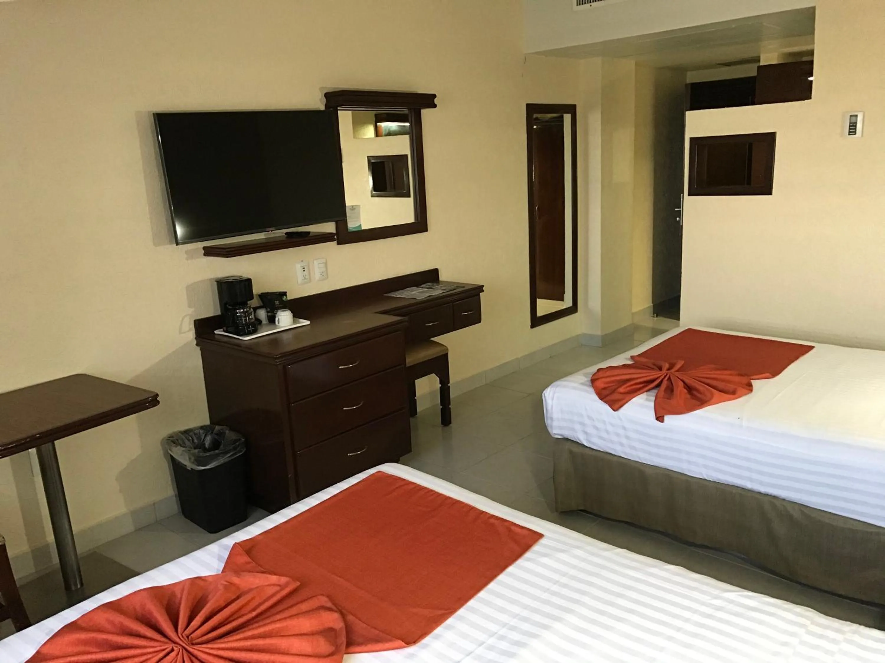 Photo of the whole room, Bed in Olas Altas Inn Hotel & Spa