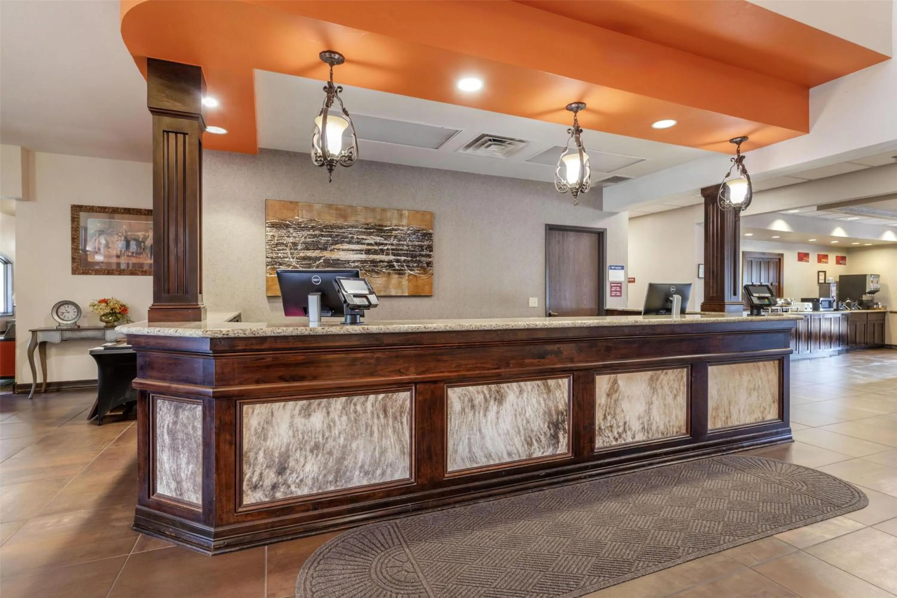 Lobby or reception in Best Western PLUS Cimarron Hotel & Suites