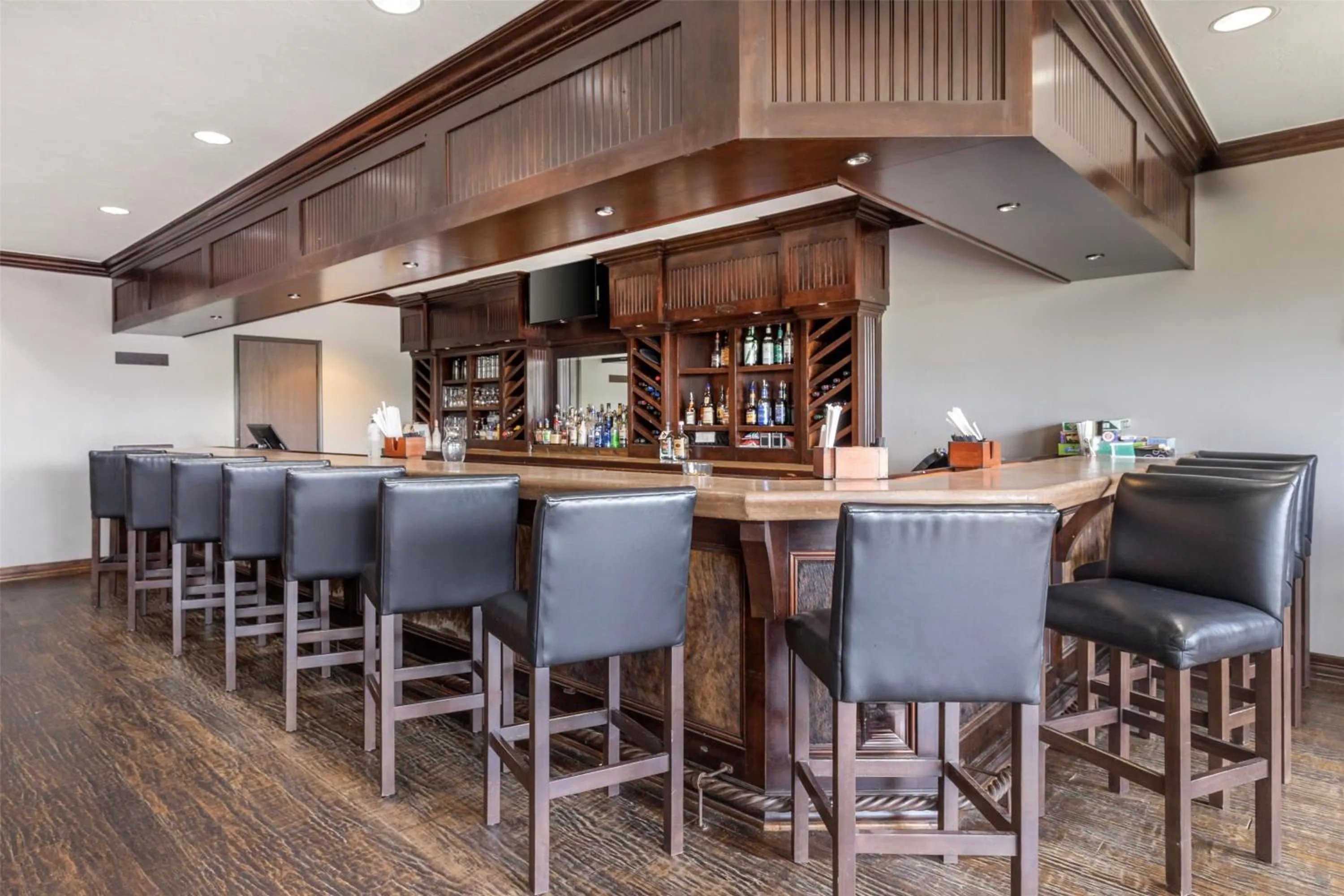 Lounge or bar in Best Western PLUS Cimarron Hotel & Suites