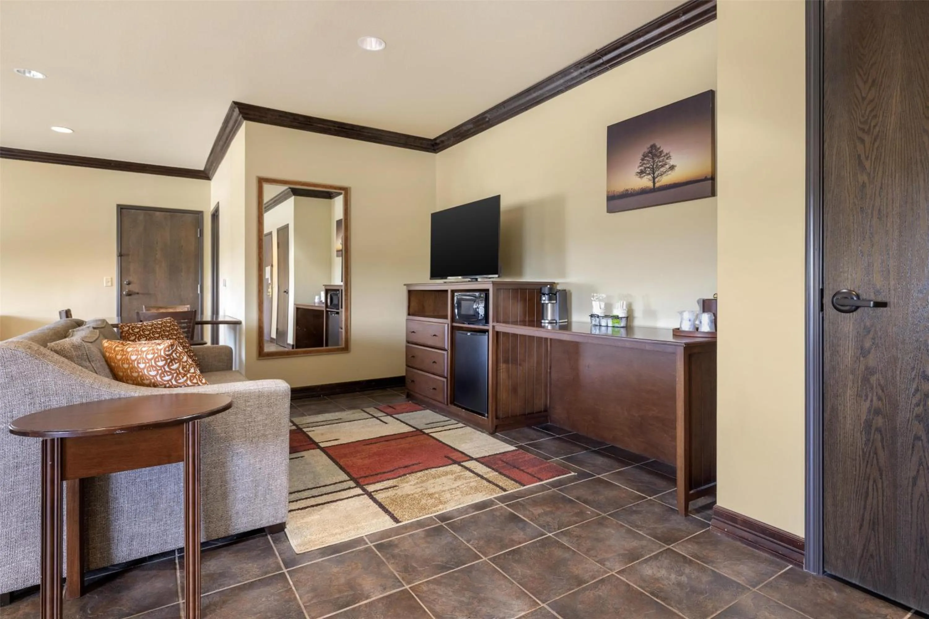 Bedroom in Best Western PLUS Cimarron Hotel & Suites