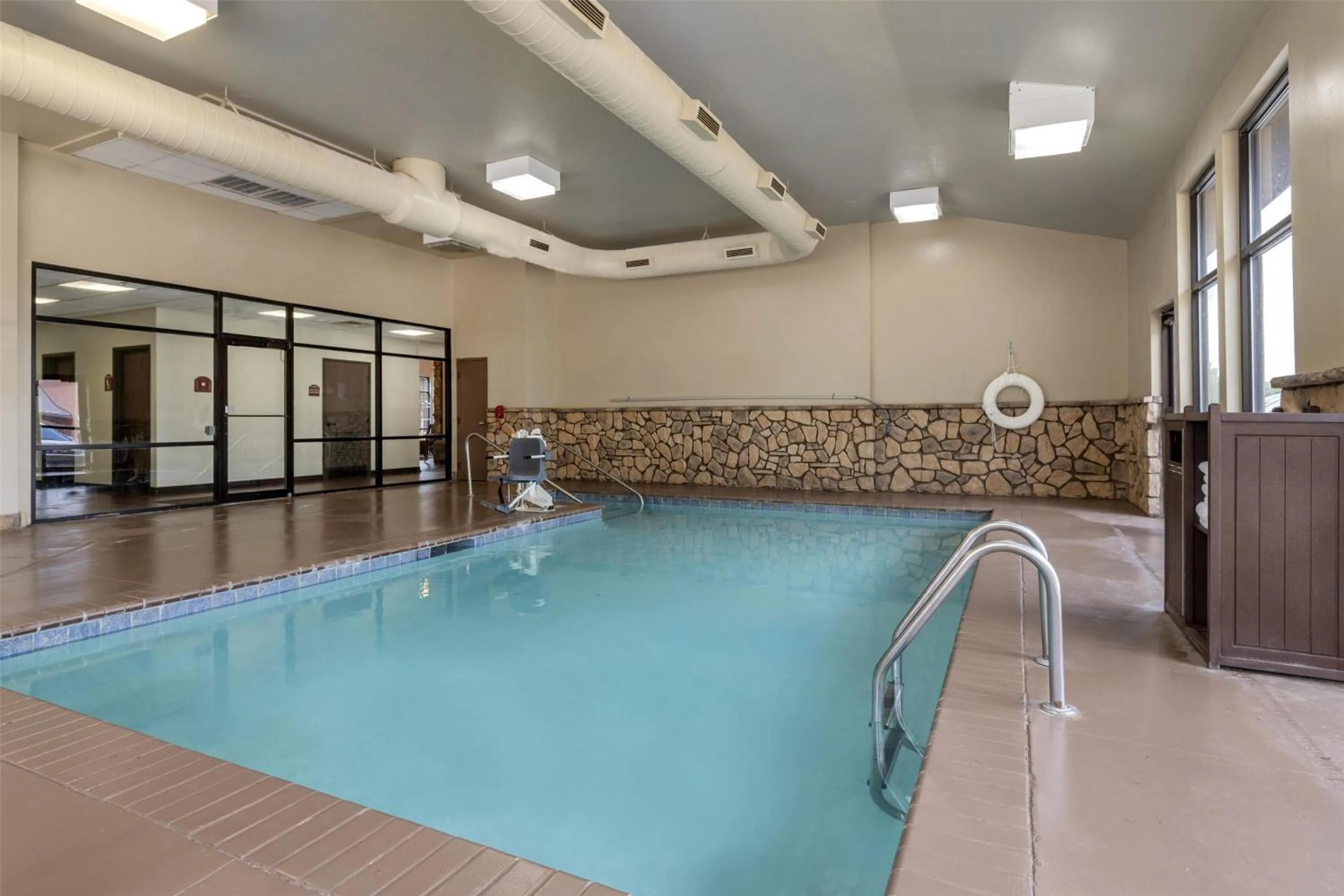 Pool view in Best Western PLUS Cimarron Hotel & Suites