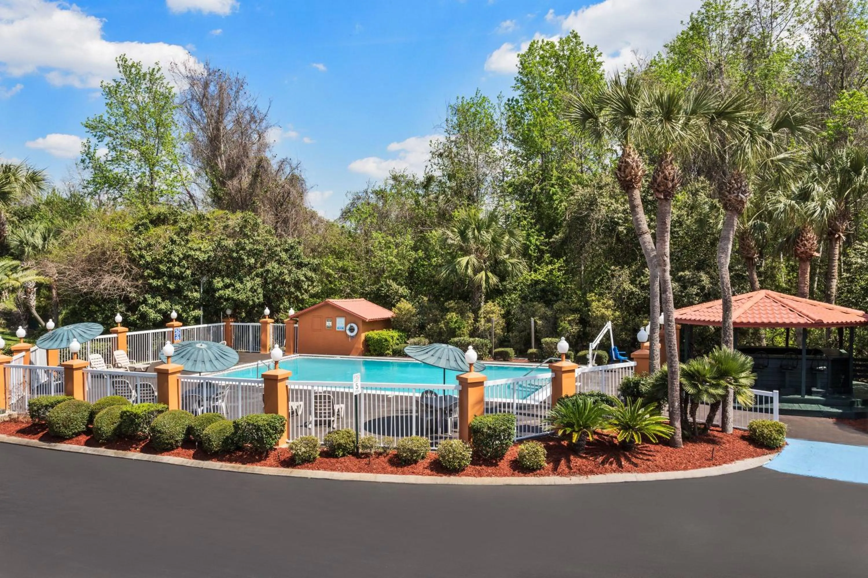 Swimming pool in Baymont by Wyndham Lake City I-75