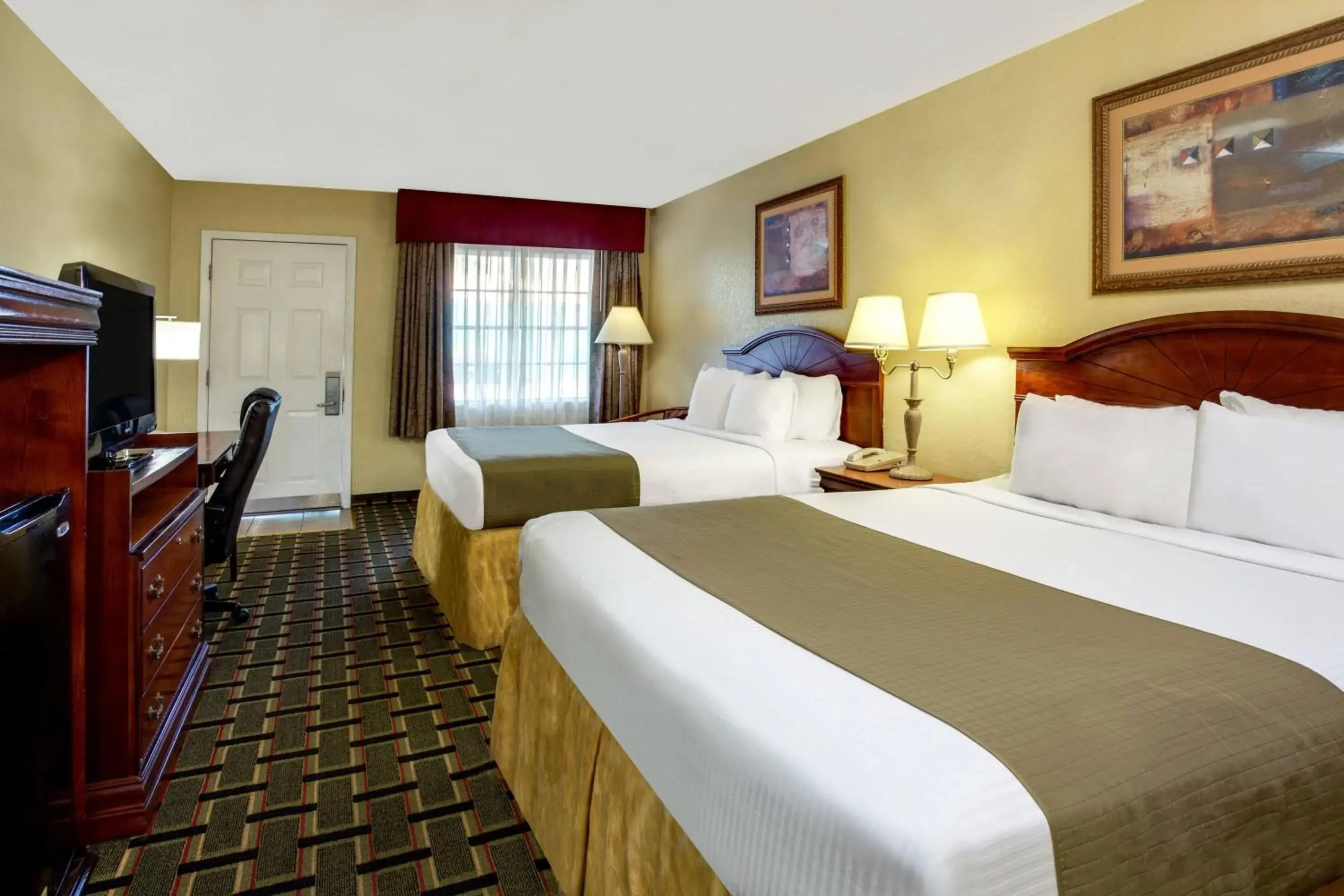Queen Room with Two Queen Beds - Non-Smoking in Baymont by Wyndham Lake City I-75 Queen Room with Two Queen Beds - Non-Smoking in Baymont by Wyndham Lake City I-75