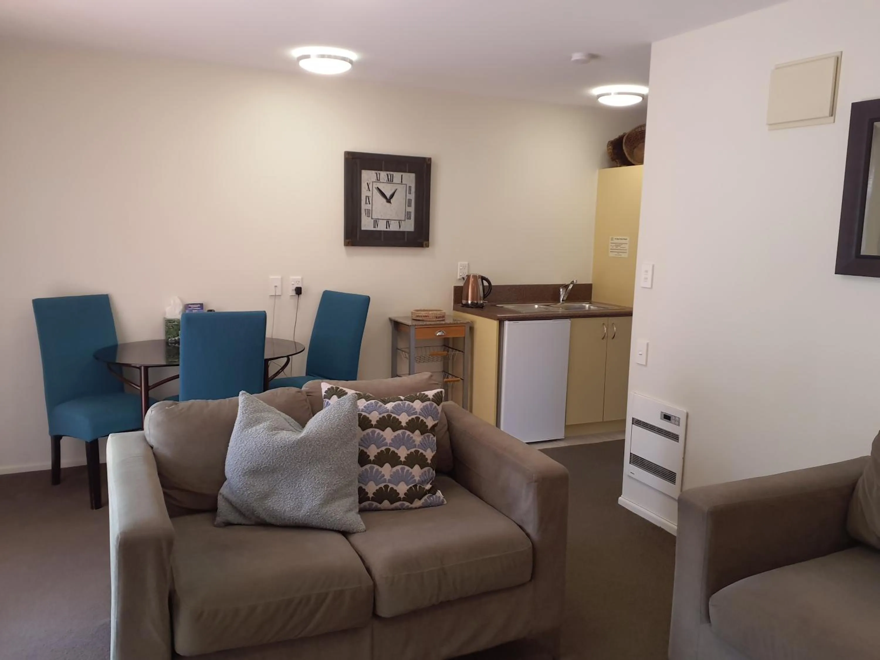 Dining area in Tuscana Motor Lodge