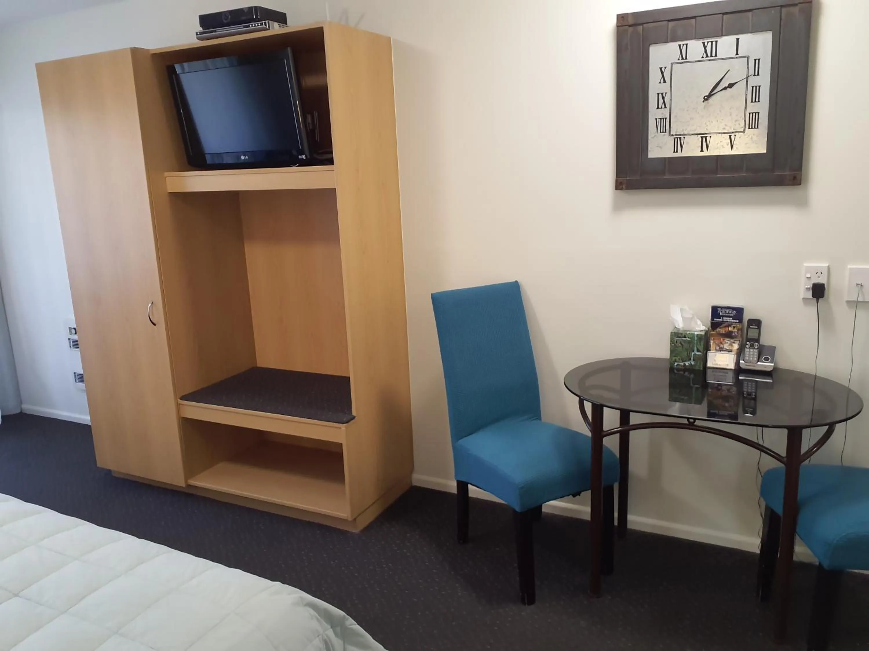 Bed in Tuscana Motor Lodge