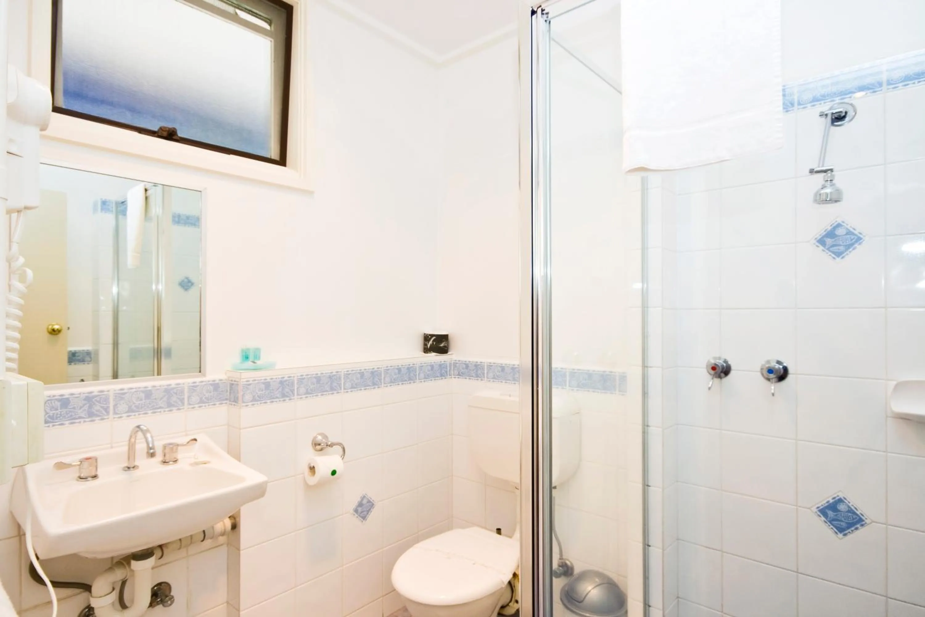 Bathroom in The Sandridge Motel