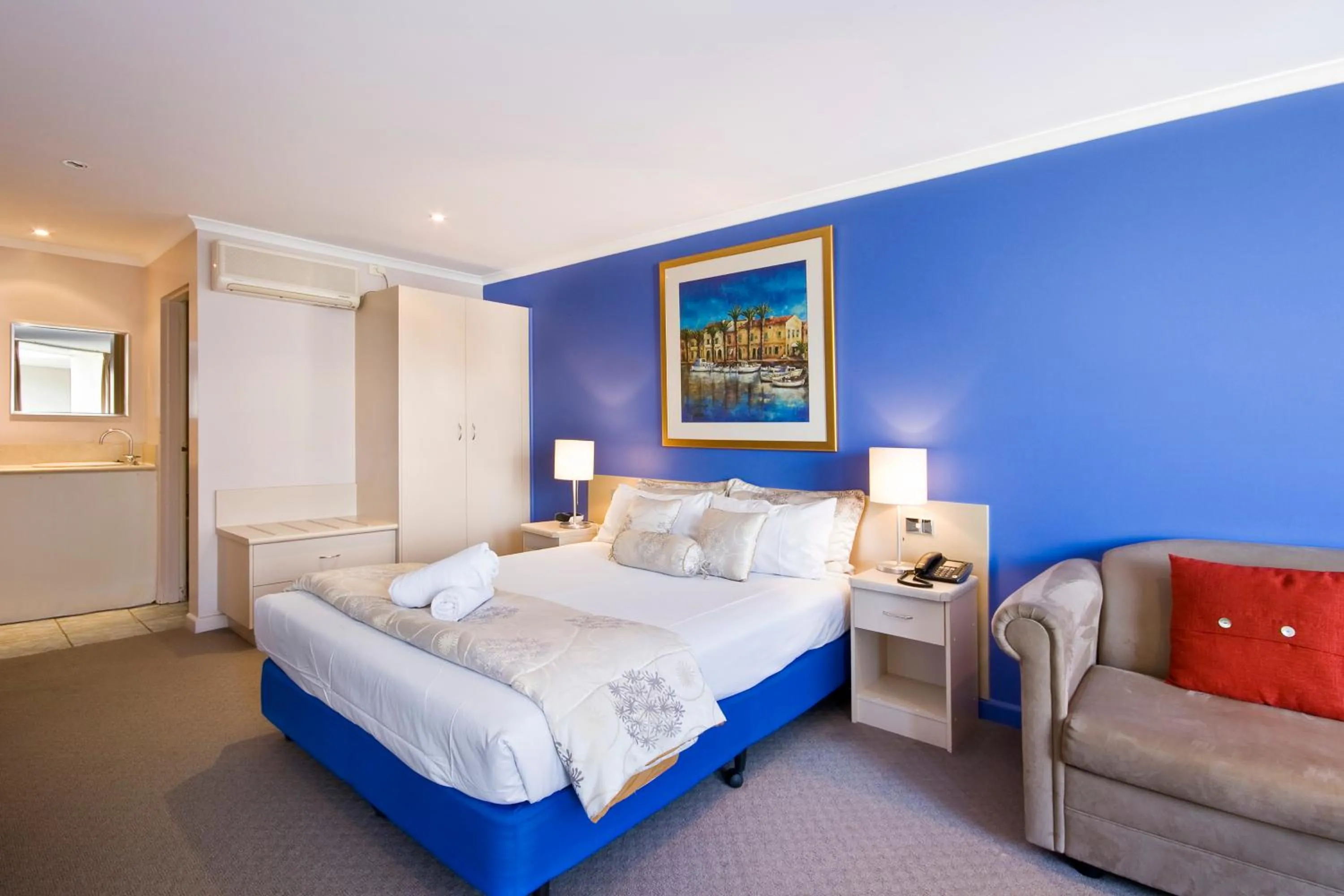 Bed in The Sandridge Motel