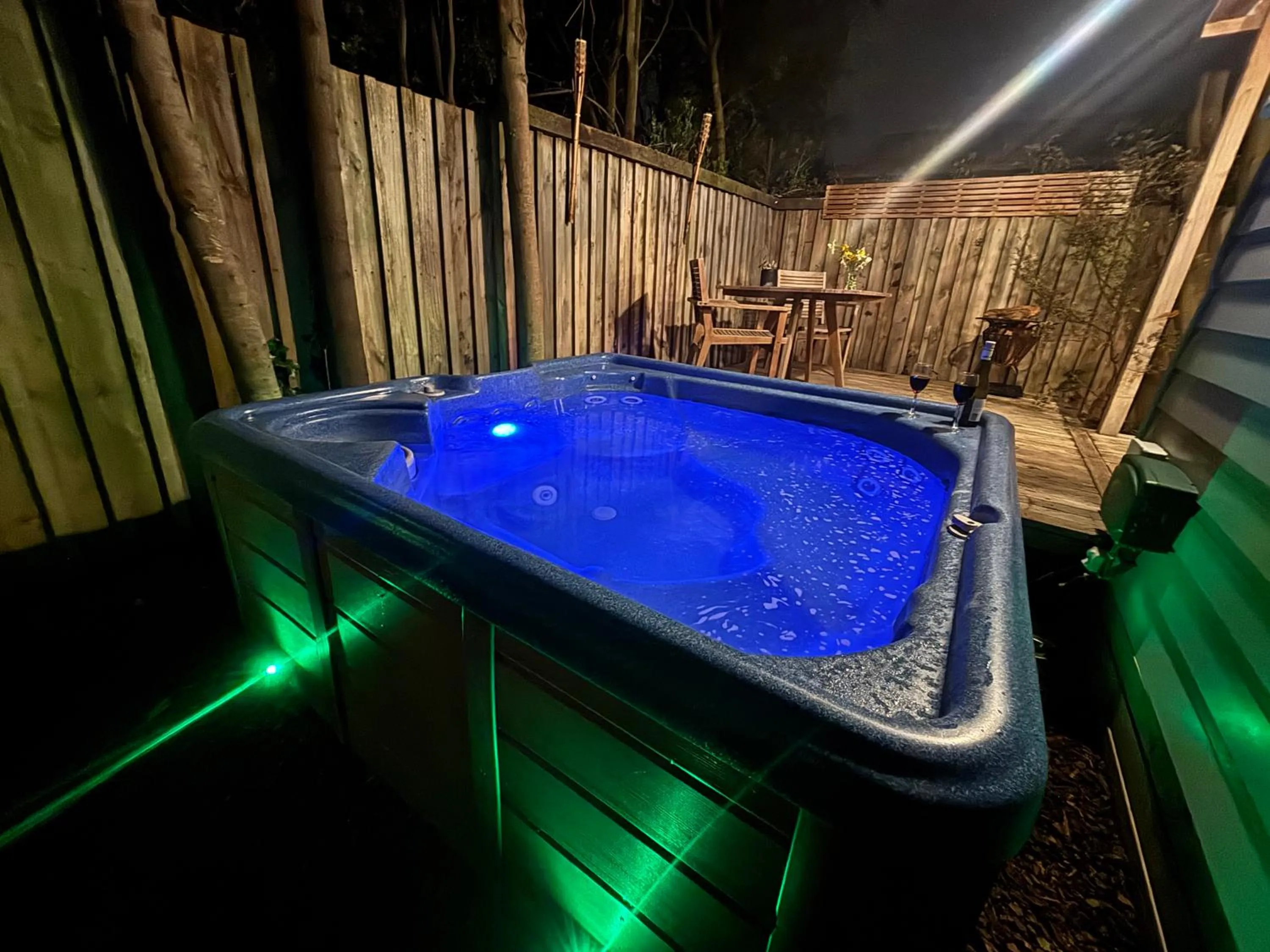 Cranford Cottages and Motel