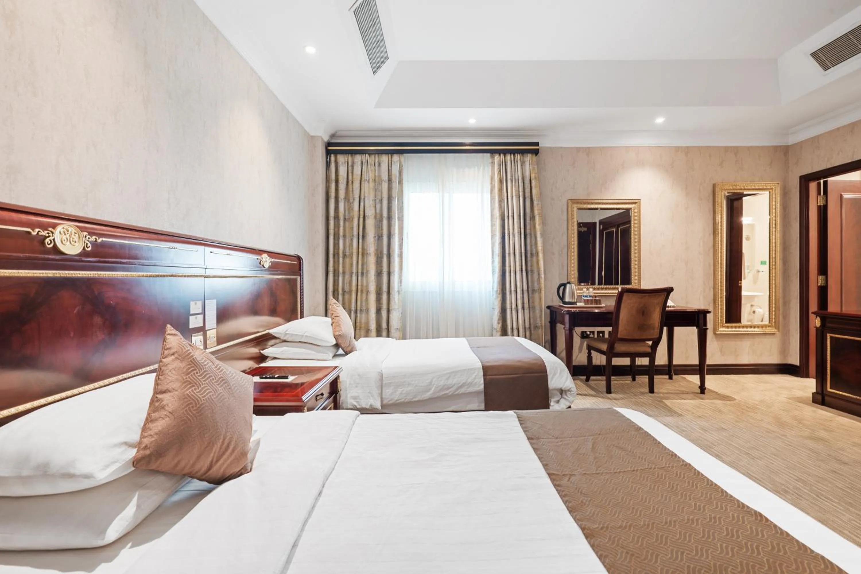 Bedroom, Bed in Chairmen Hotel