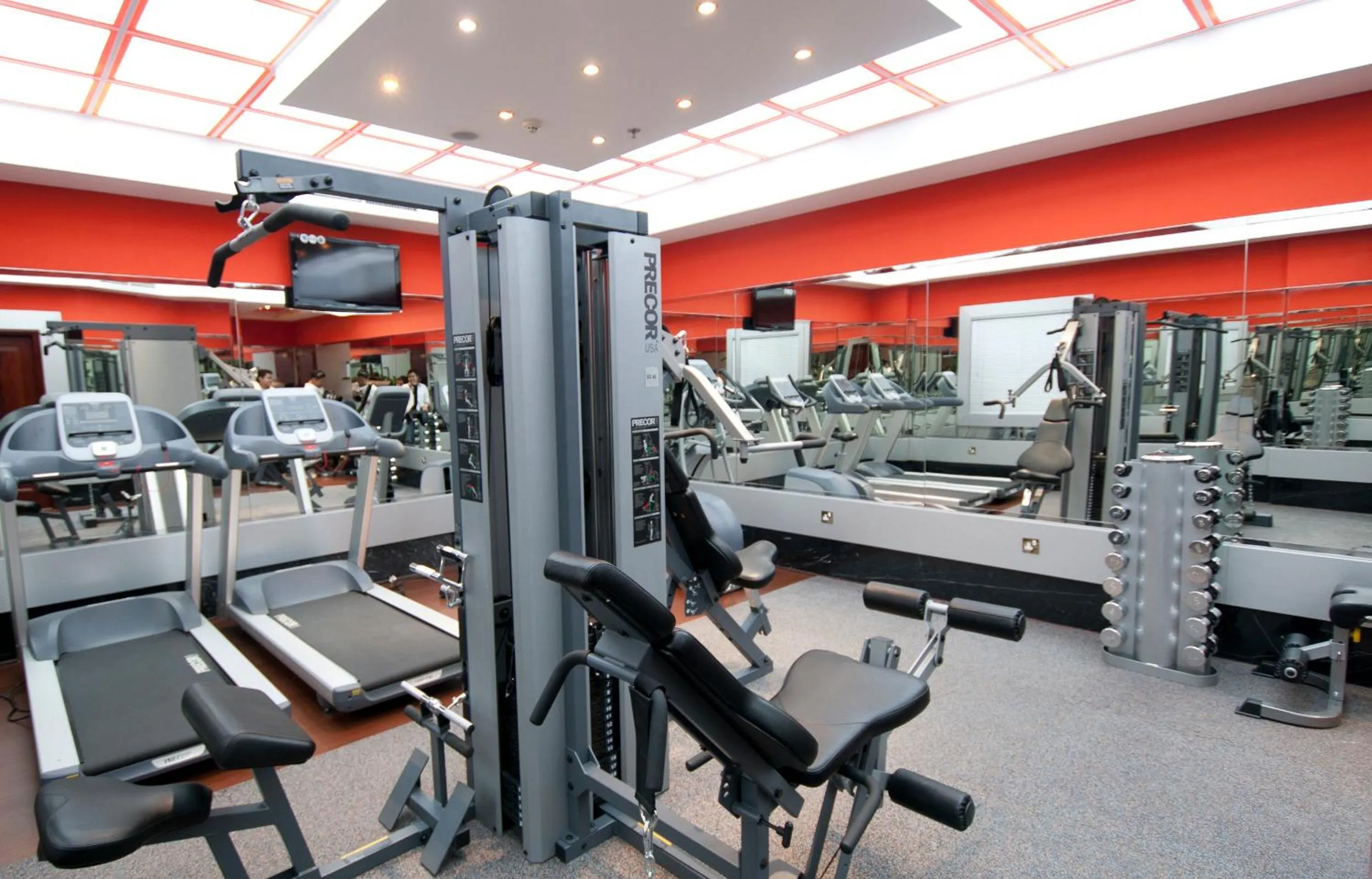 Fitness centre/facilities in Chairmen Hotel