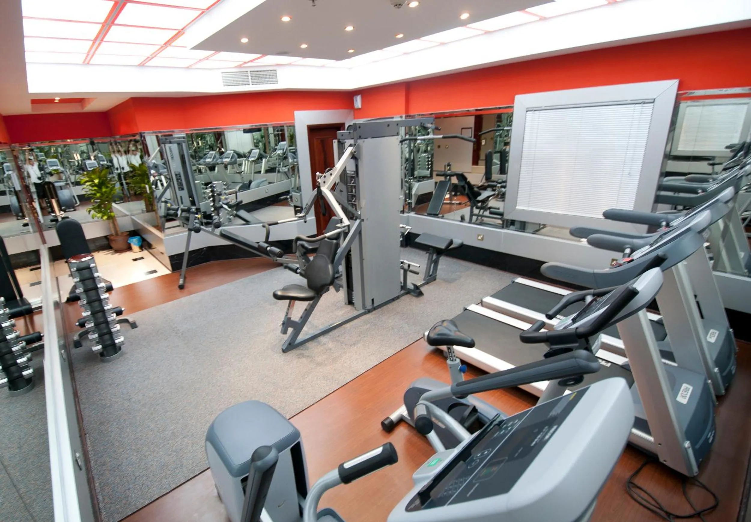 Fitness centre/facilities in Chairmen Hotel