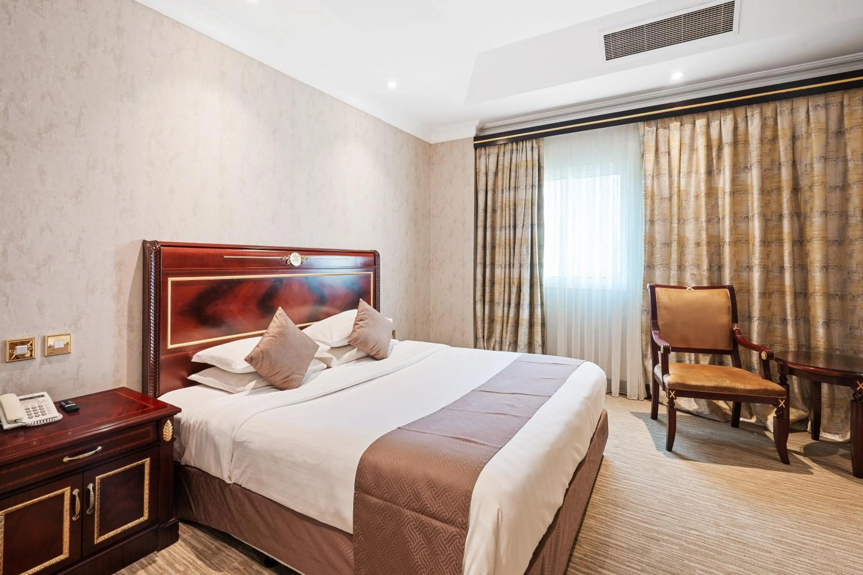 Bedroom, Bed in Chairmen Hotel