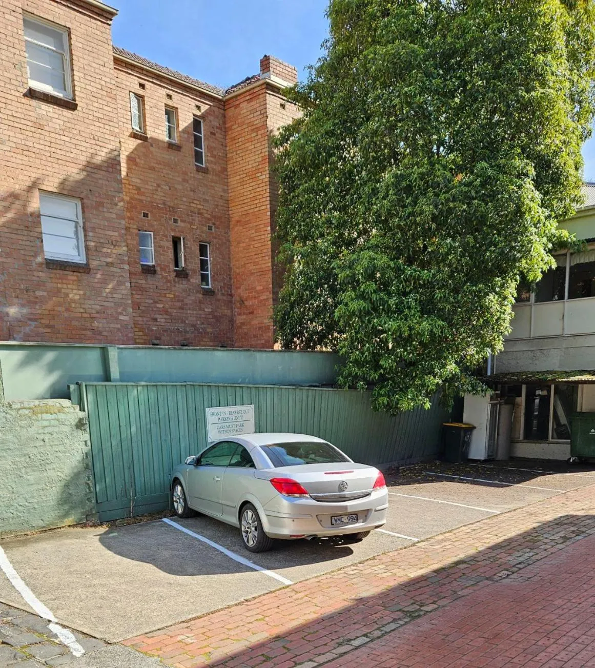 Parking in Georgian Court Inn