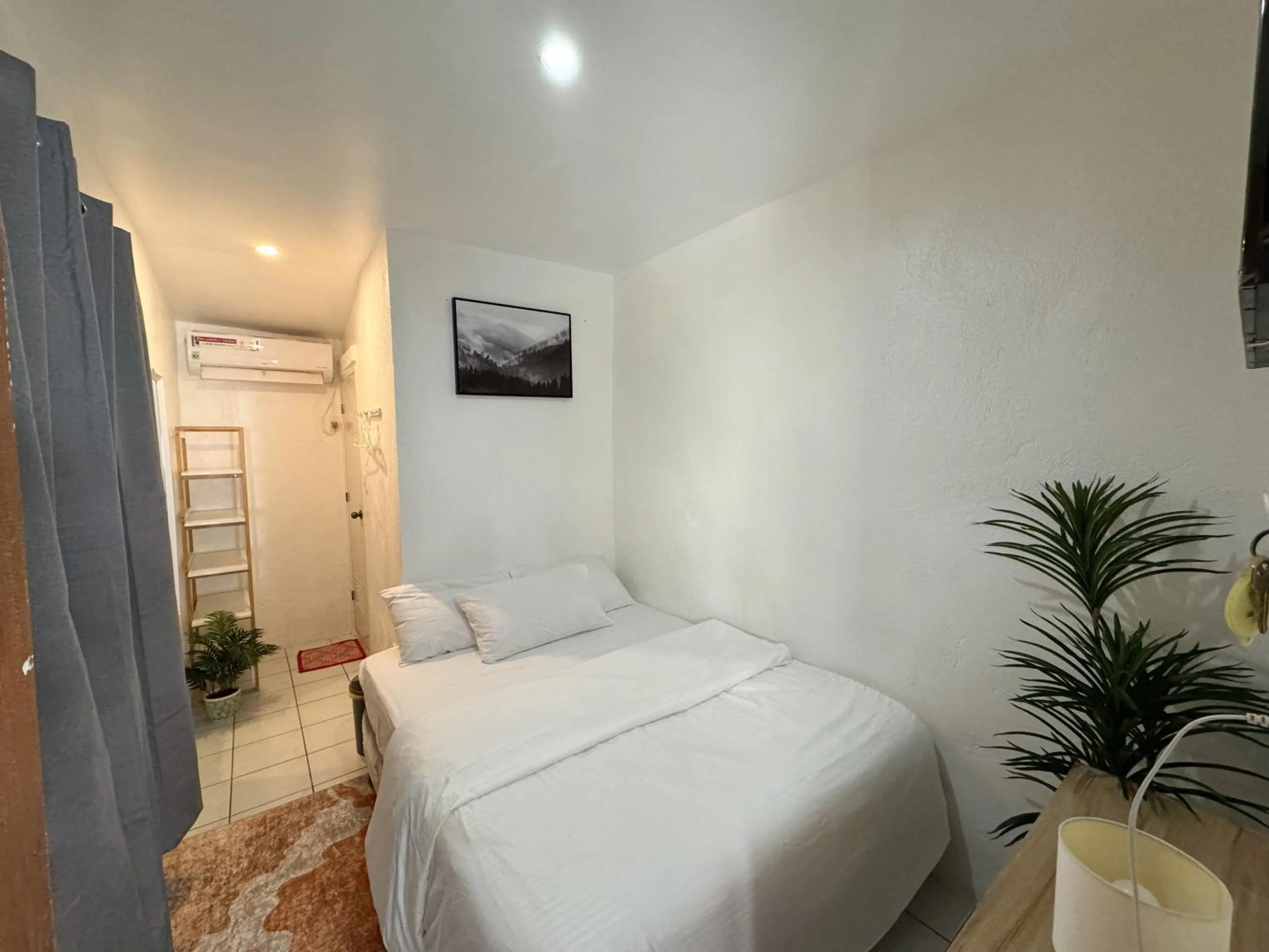 Bedroom, Bed in West Coast Beach House