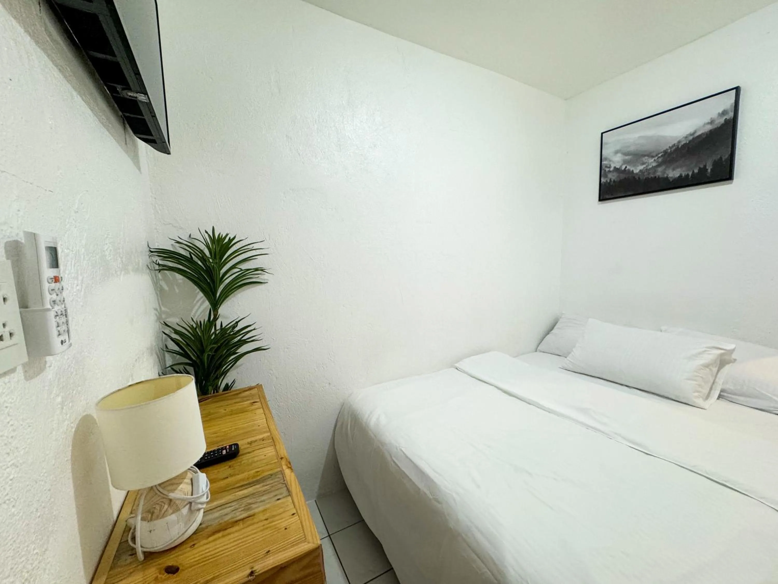 Bedroom, Bed in West Coast Beach House