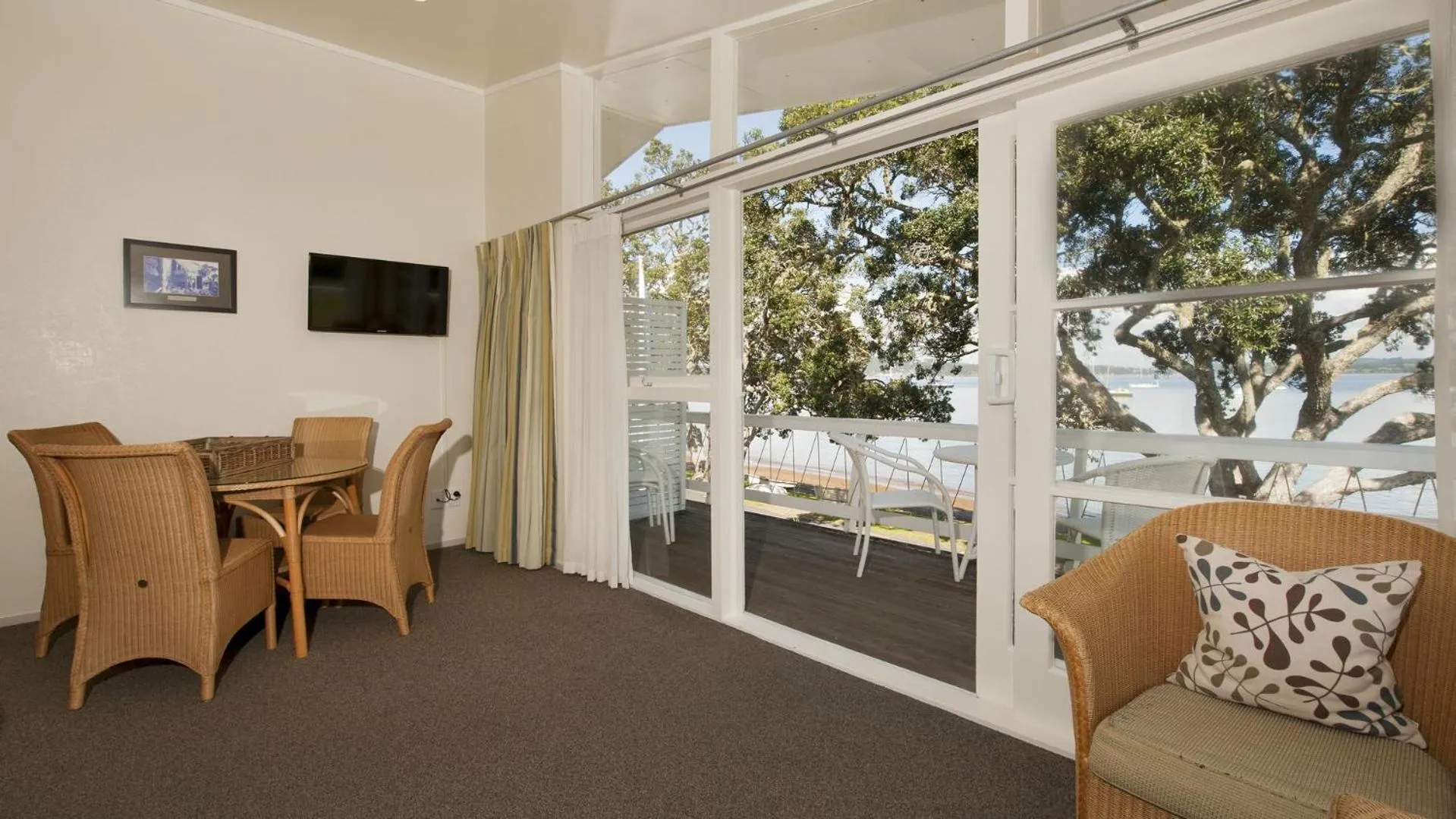 Balcony/Terrace in Hananui Lodge and Apartments