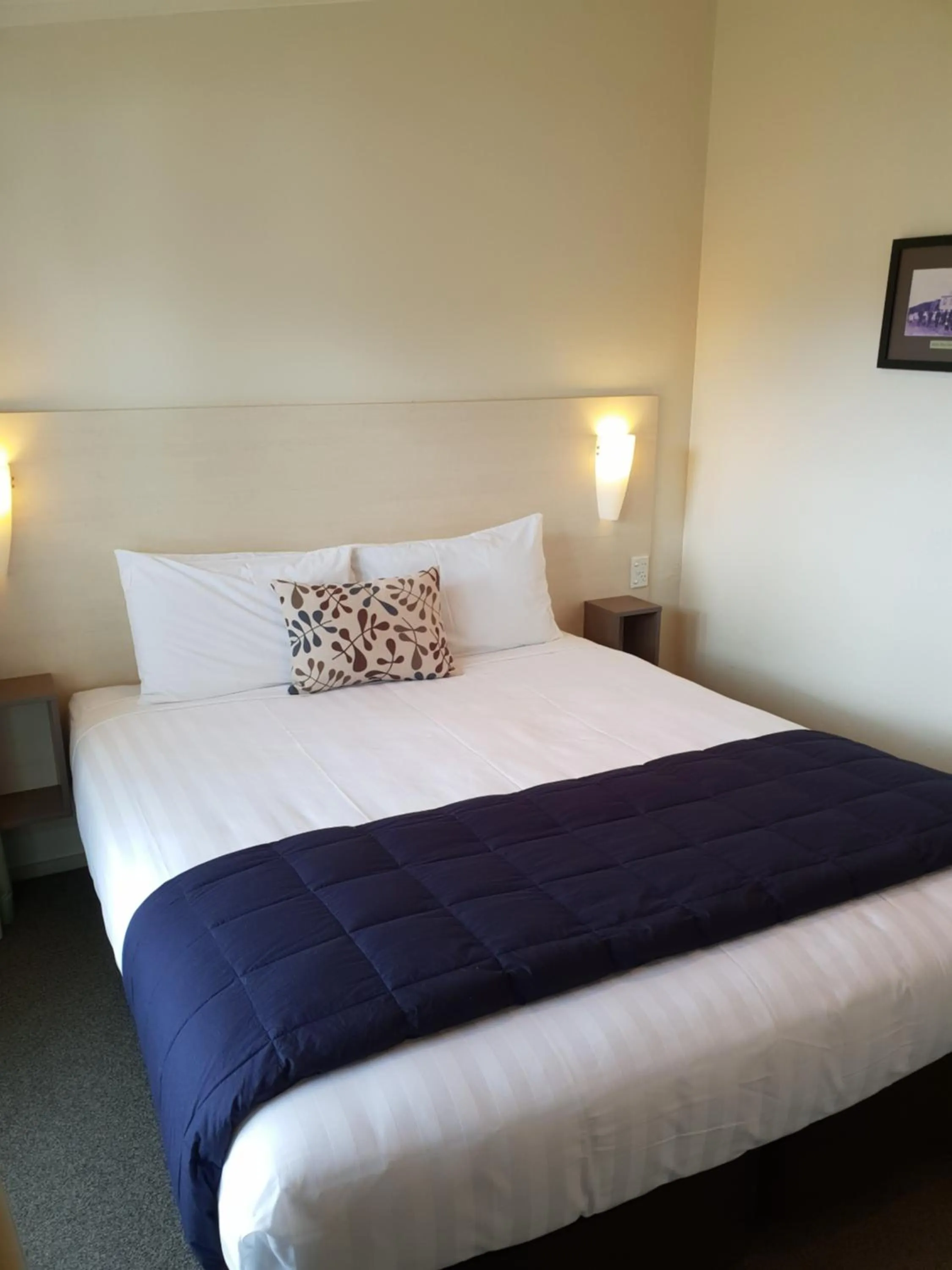 Bedroom, Bed in Hananui Lodge and Apartments