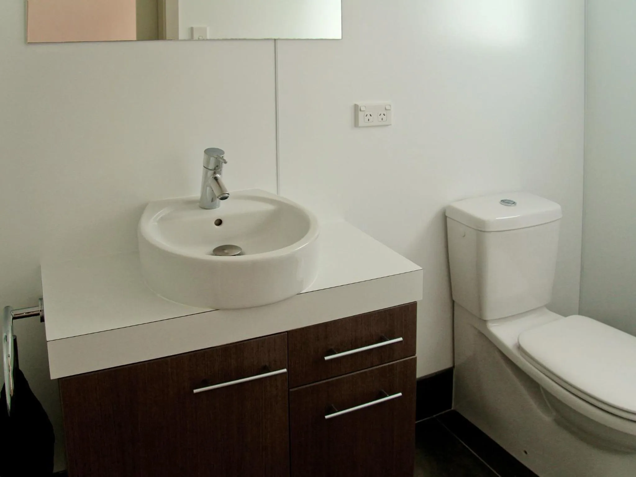 Bathroom in Hananui Lodge and Apartments