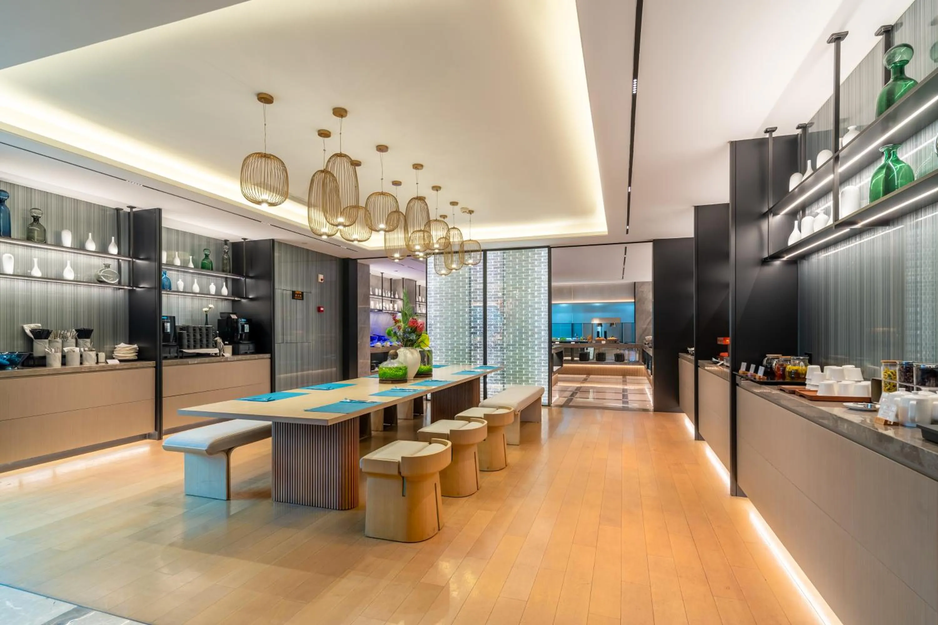 Restaurant/places to eat in SSAW Boutique Hotel Shanghai Bund