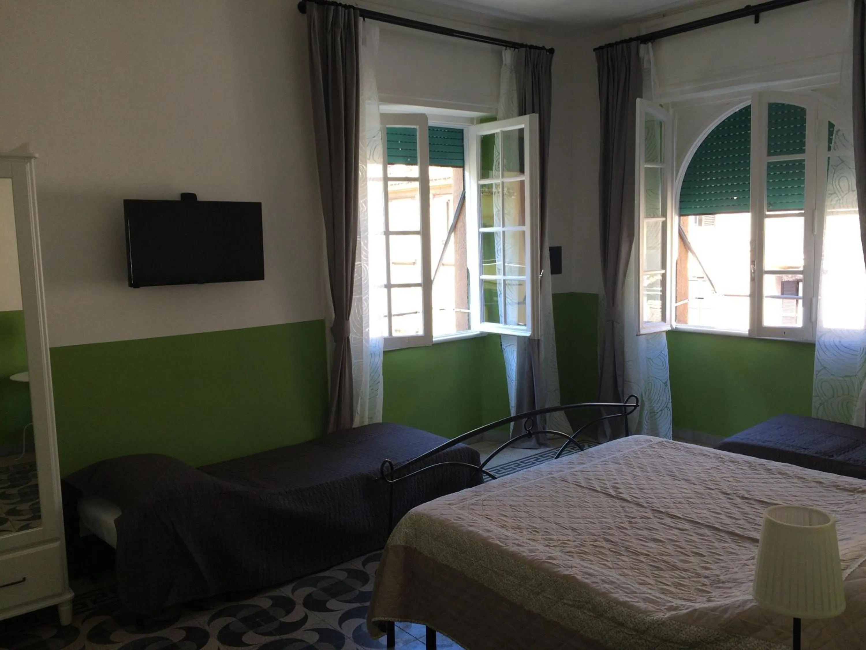 Photo of the whole room, Bed in Arches B&B