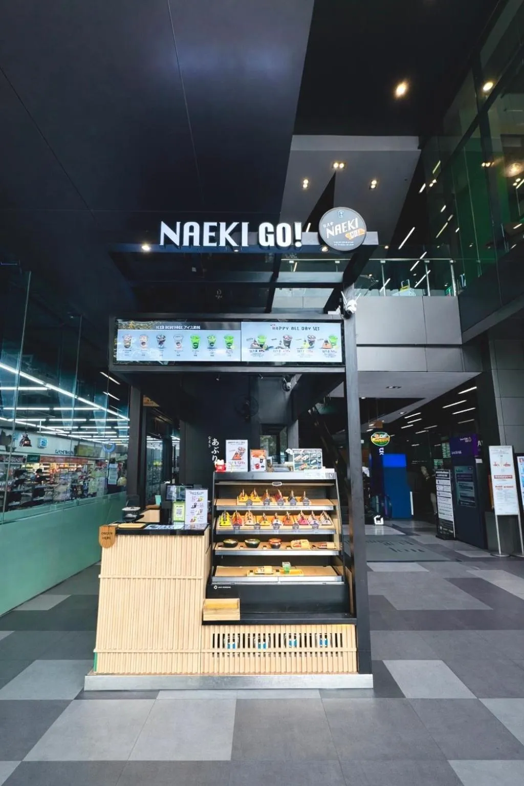 Shopping Area in The Quarter Ari by UHG