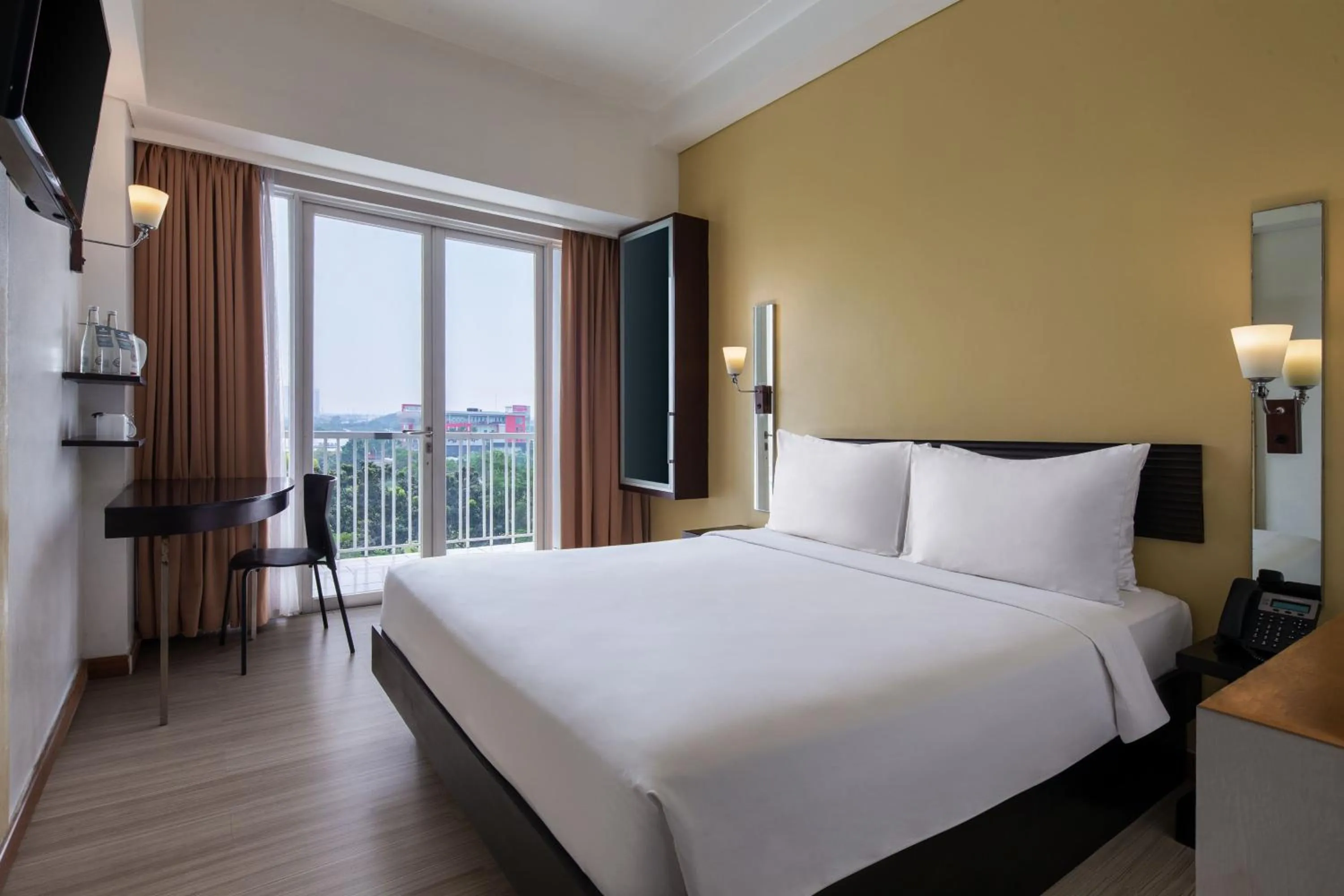 Bedroom, Bed in Hotel Santika BSD City-Serpong