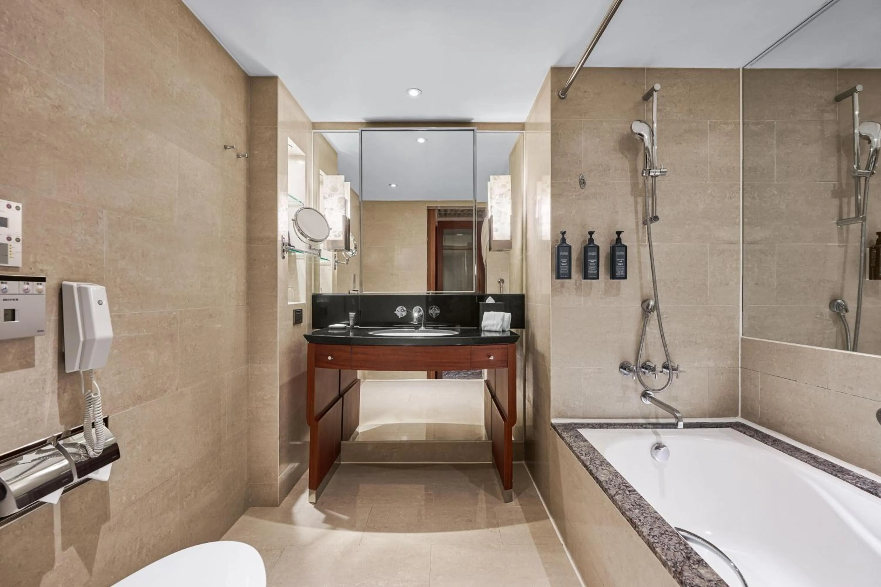 Photo of the whole room in Sheraton Grand Taipei Hotel