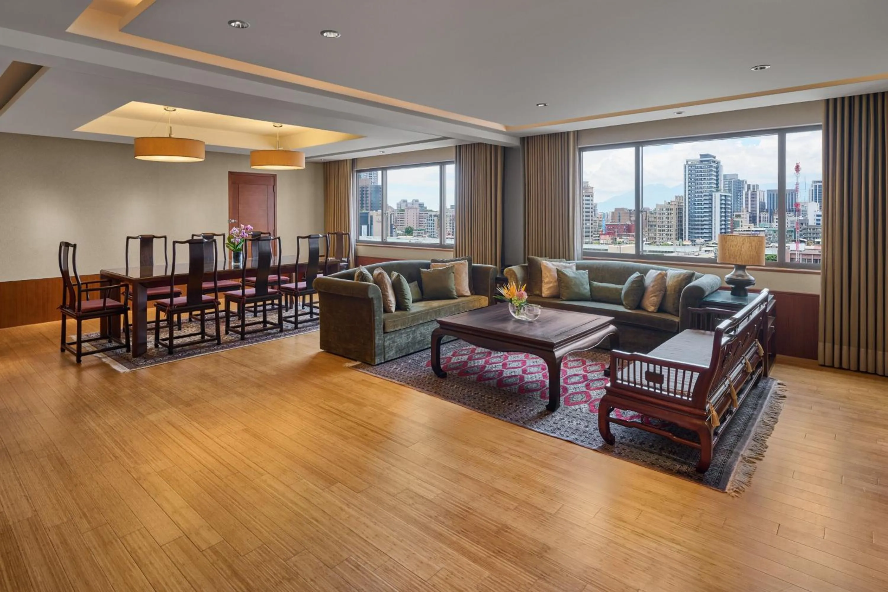 Photo of the whole room in Sheraton Grand Taipei Hotel