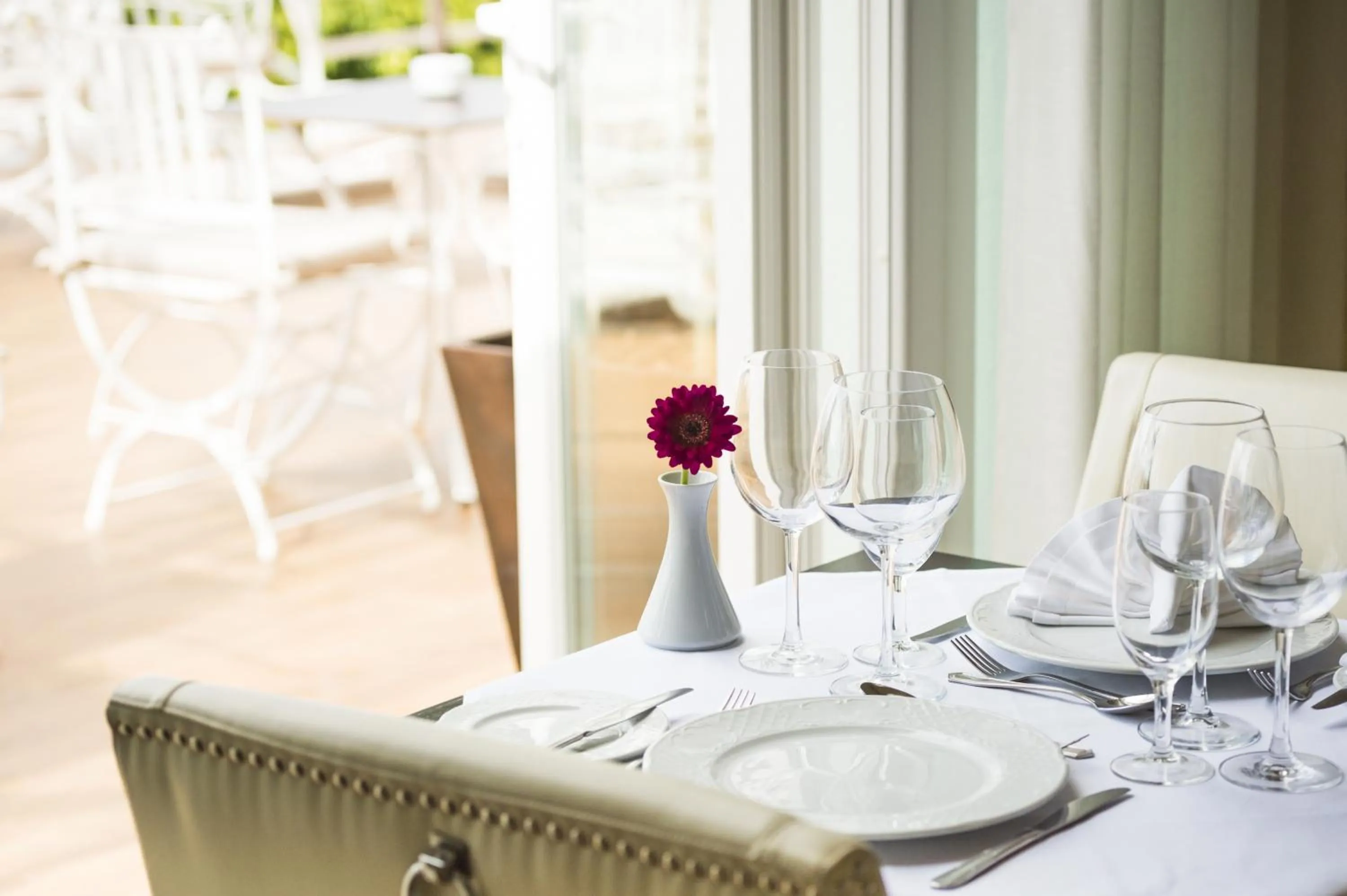 Restaurant/places to eat in Rock Hotel