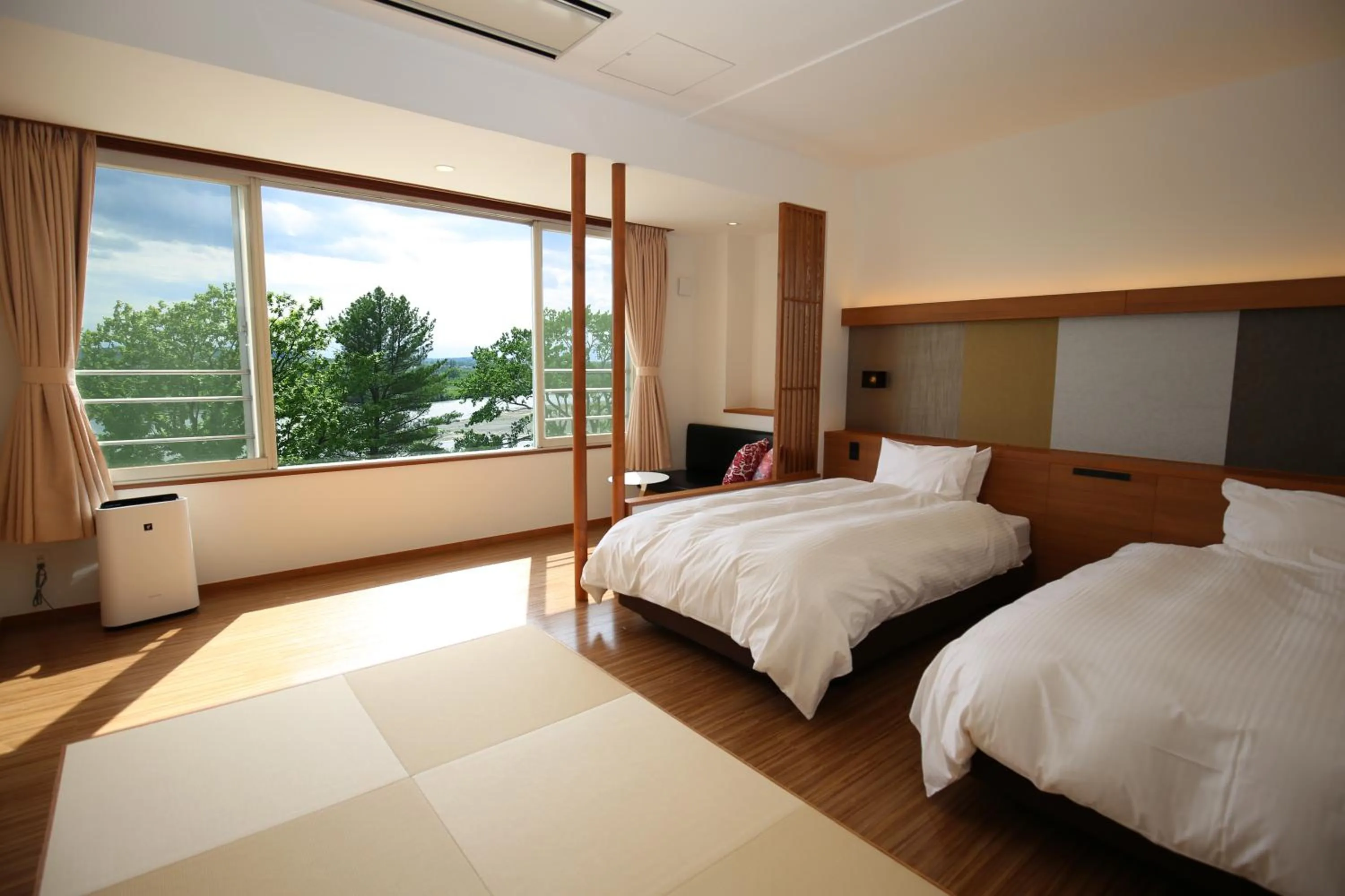River view, Bed in Kangetsuen