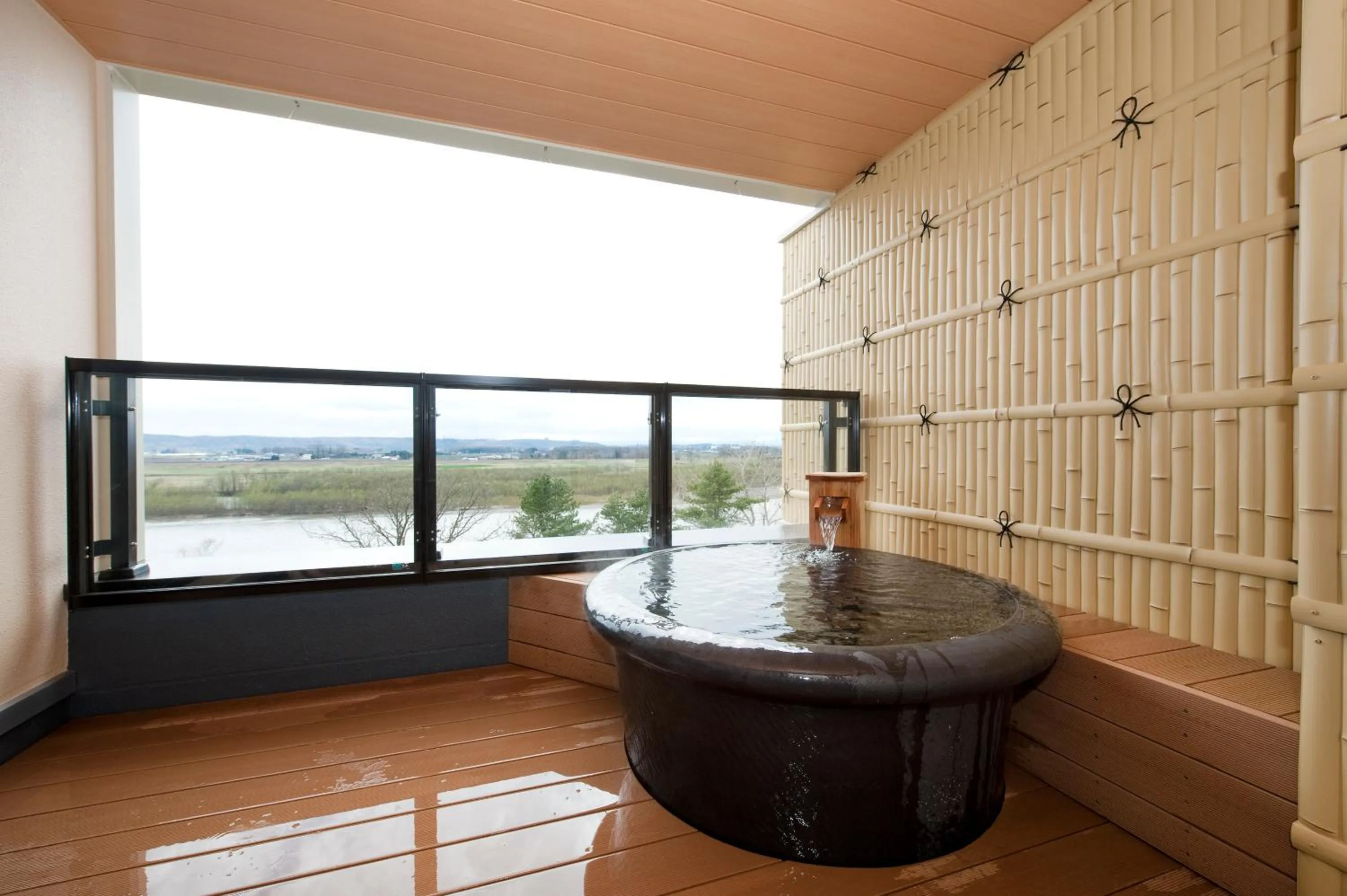 Bathroom in Kangetsuen