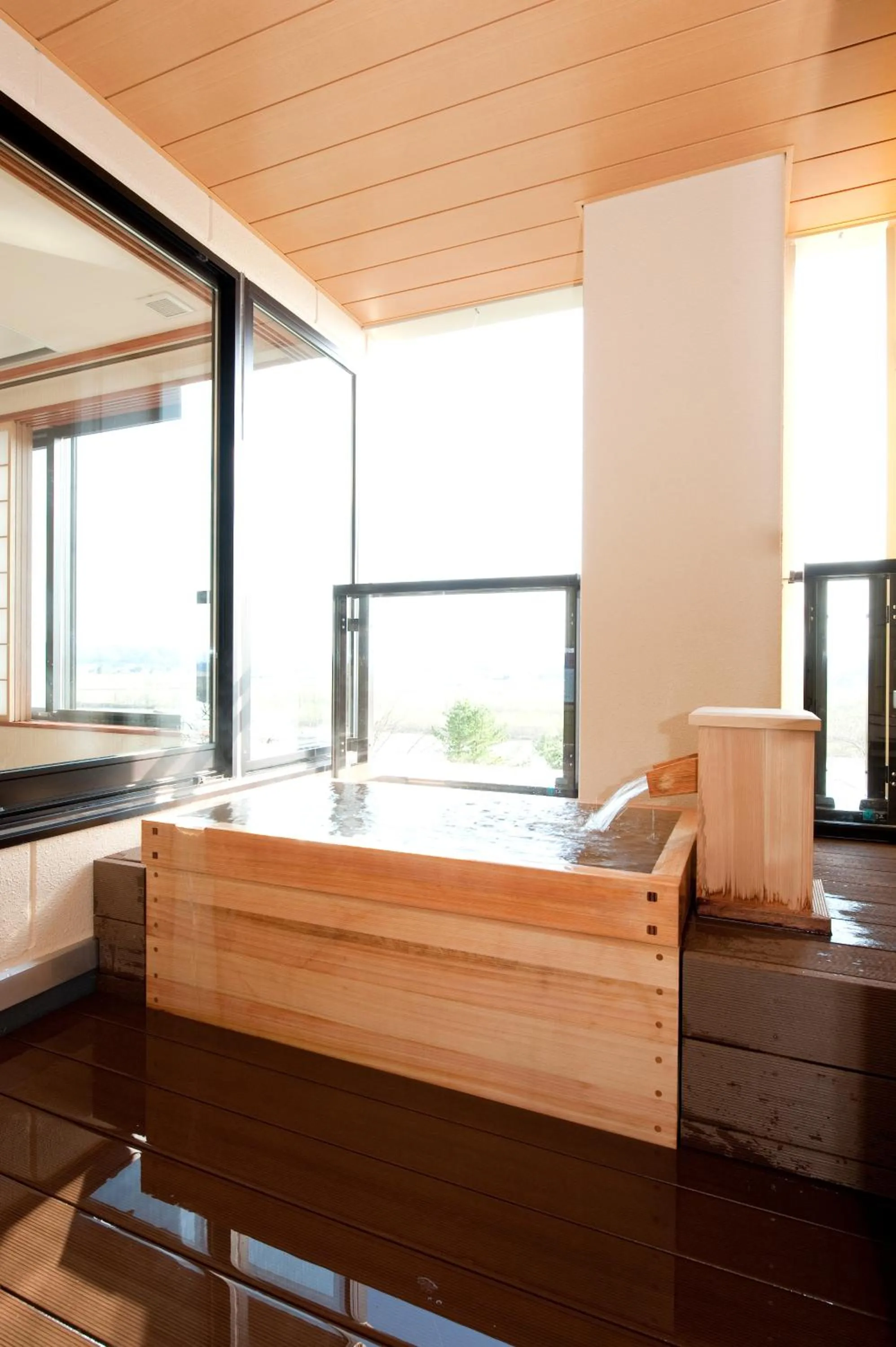 Open Air Bath in Kangetsuen