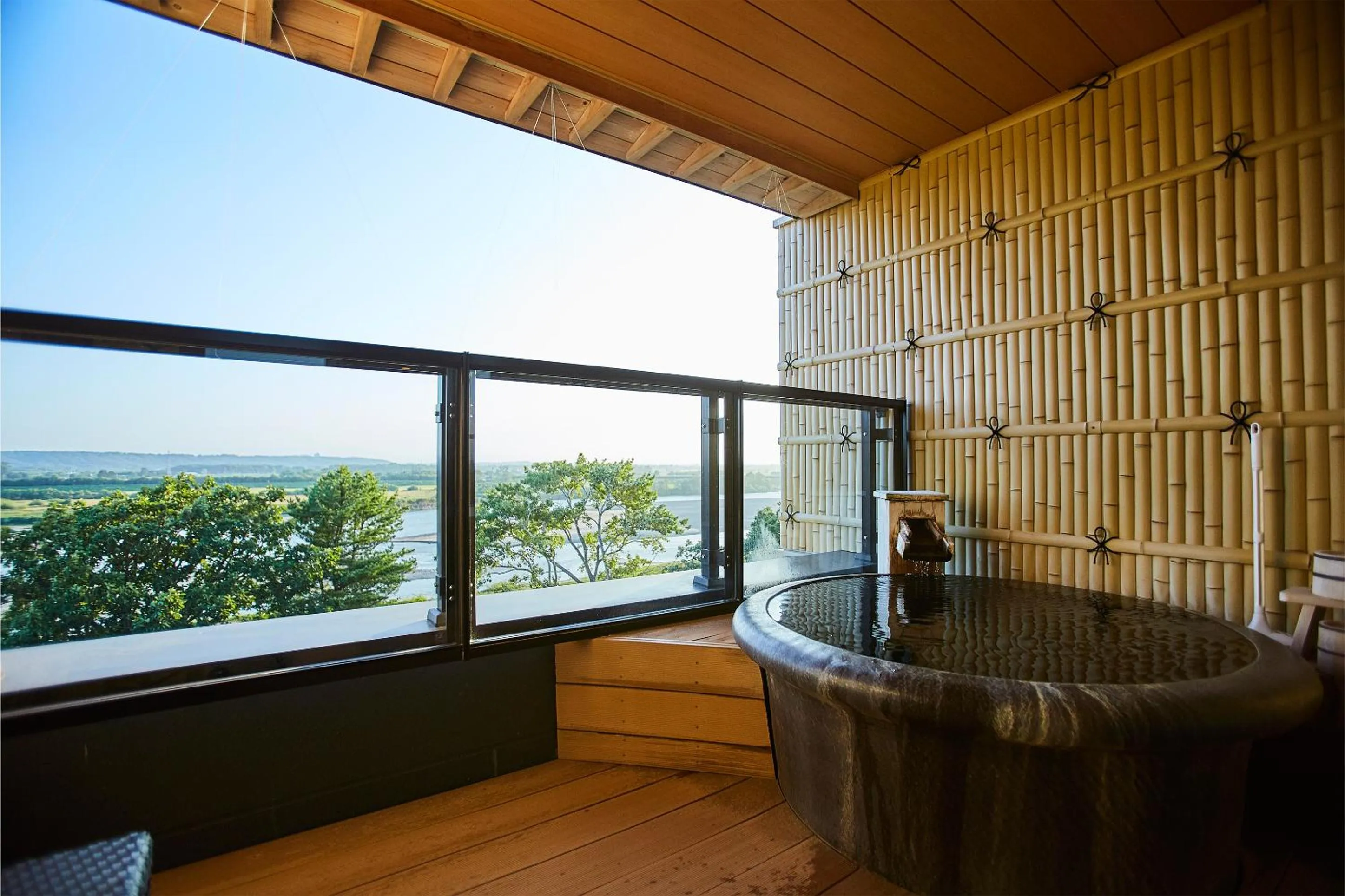 Bathroom in Kangetsuen