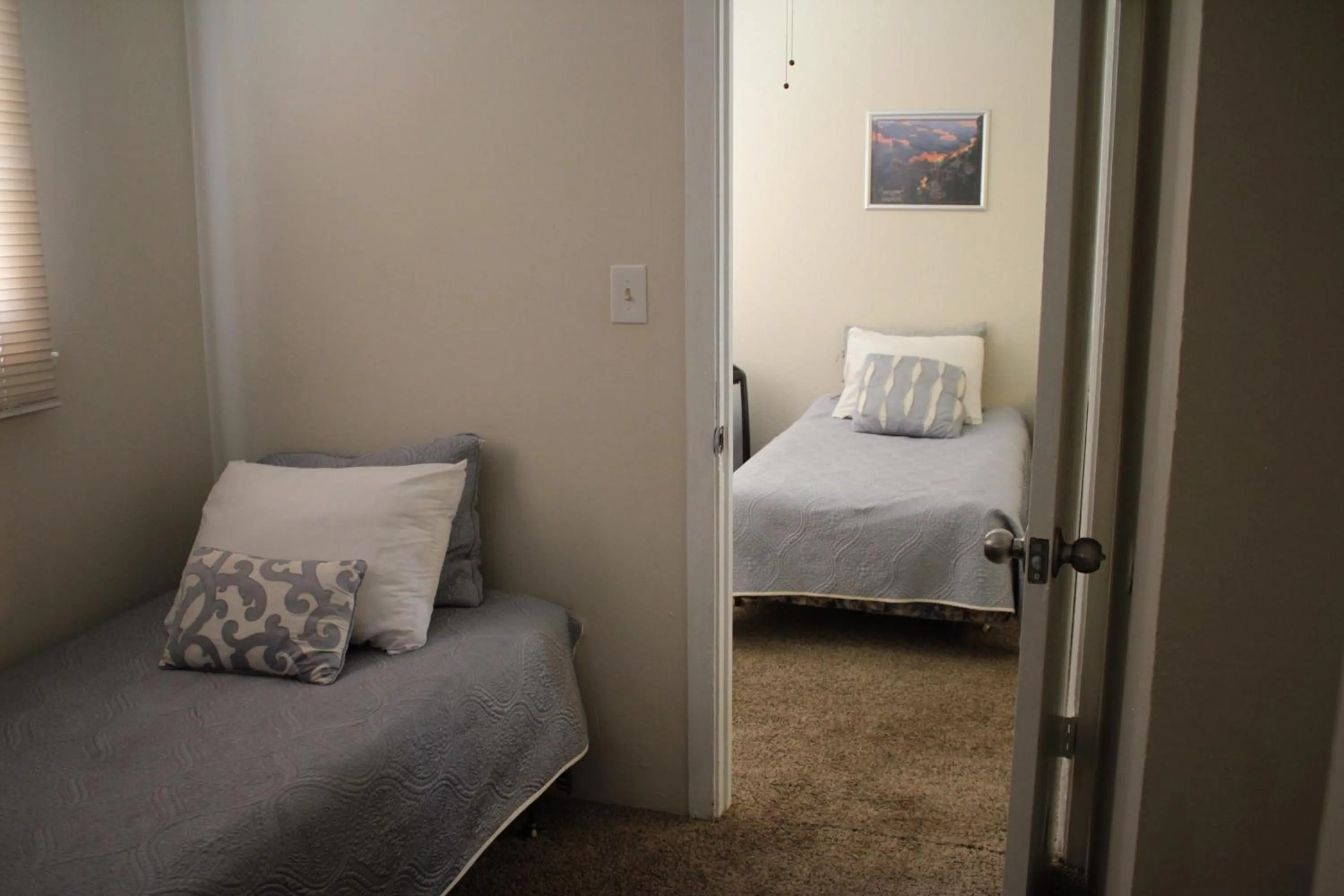 Bed in Grand Canyon West Hotel Sheps Miners Inn