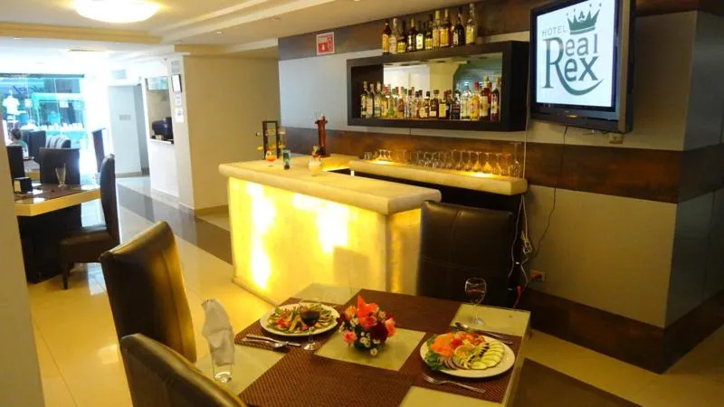 Restaurant/places to eat in Hotel Real Rex