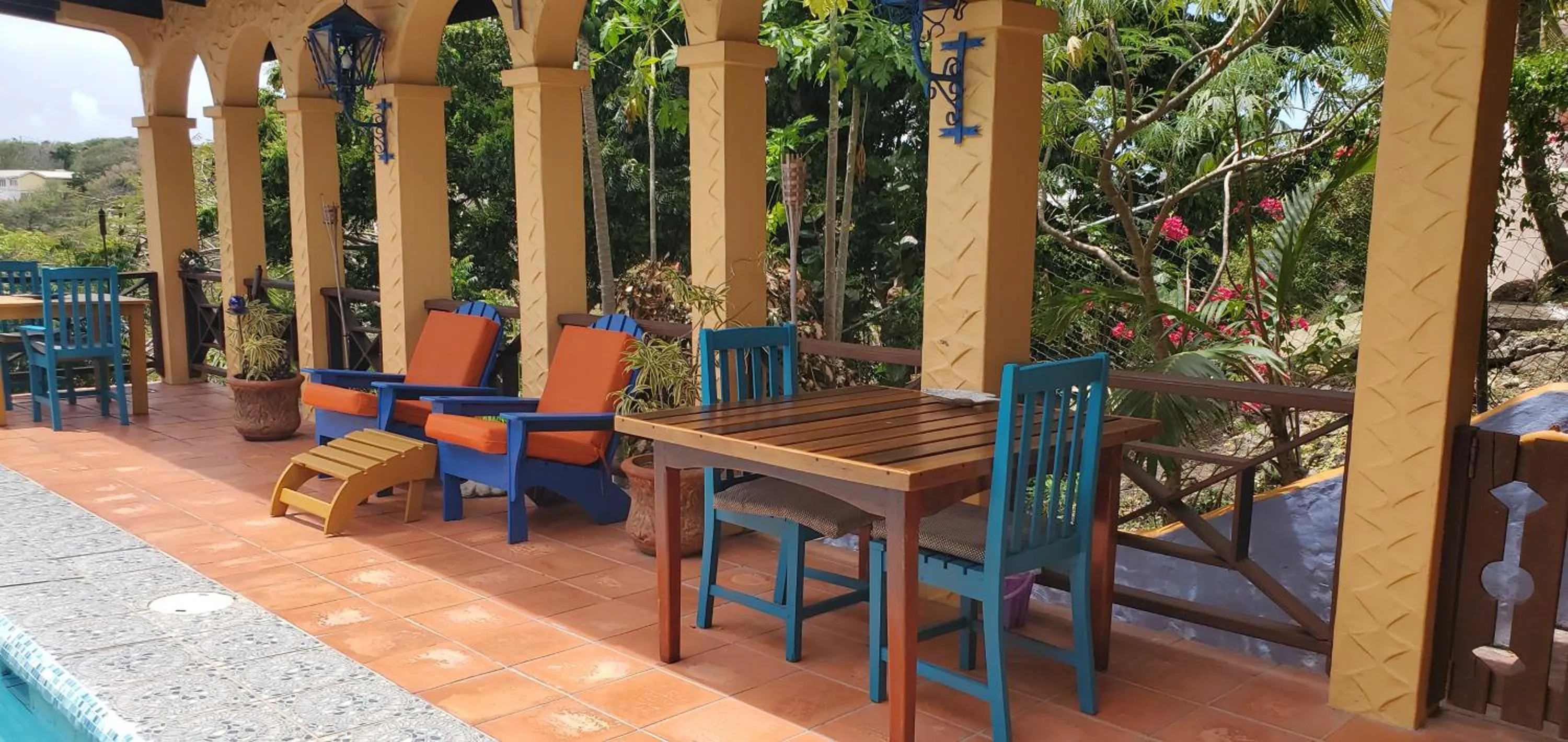 Reef View Pavilions - Villas & Condos