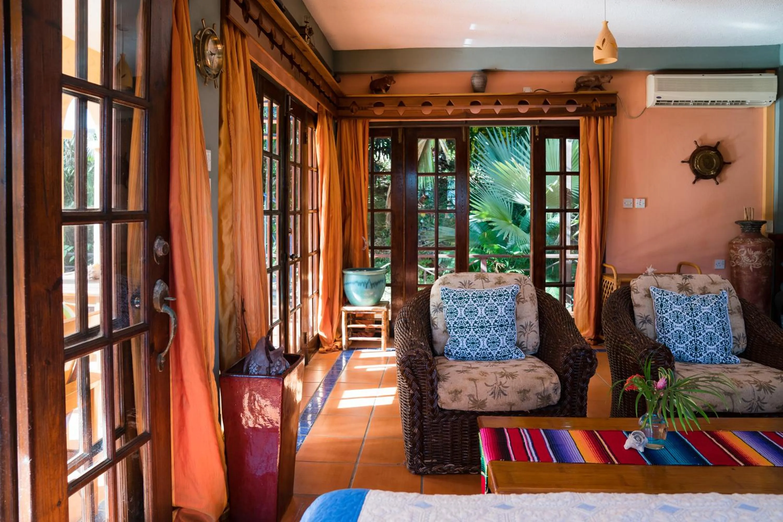 Reef View Pavilions - Villas & Condos