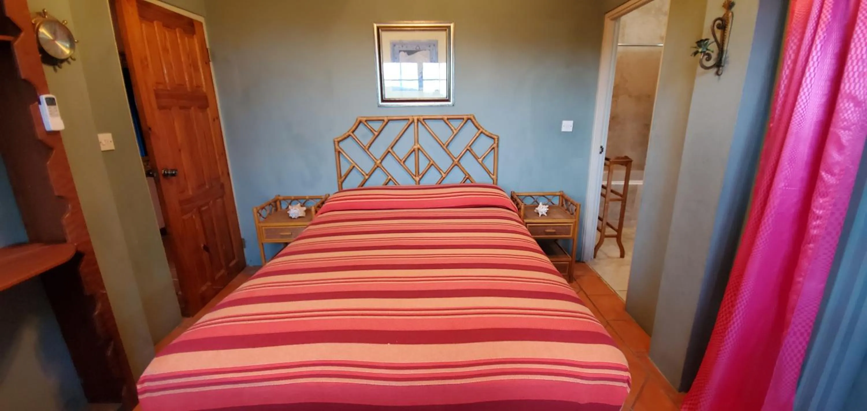 Bed in Reef View Pavilions - Villas & Condos