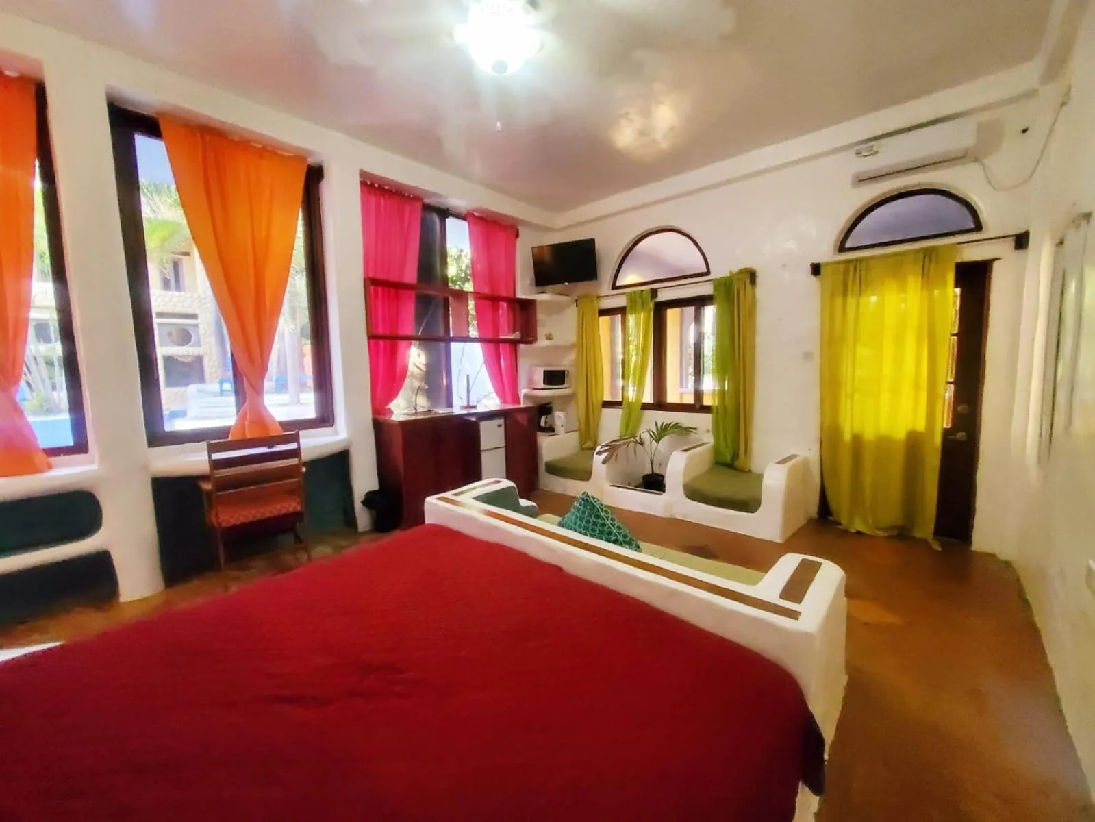 Bed in Reef View Pavilions - Villas & Condos